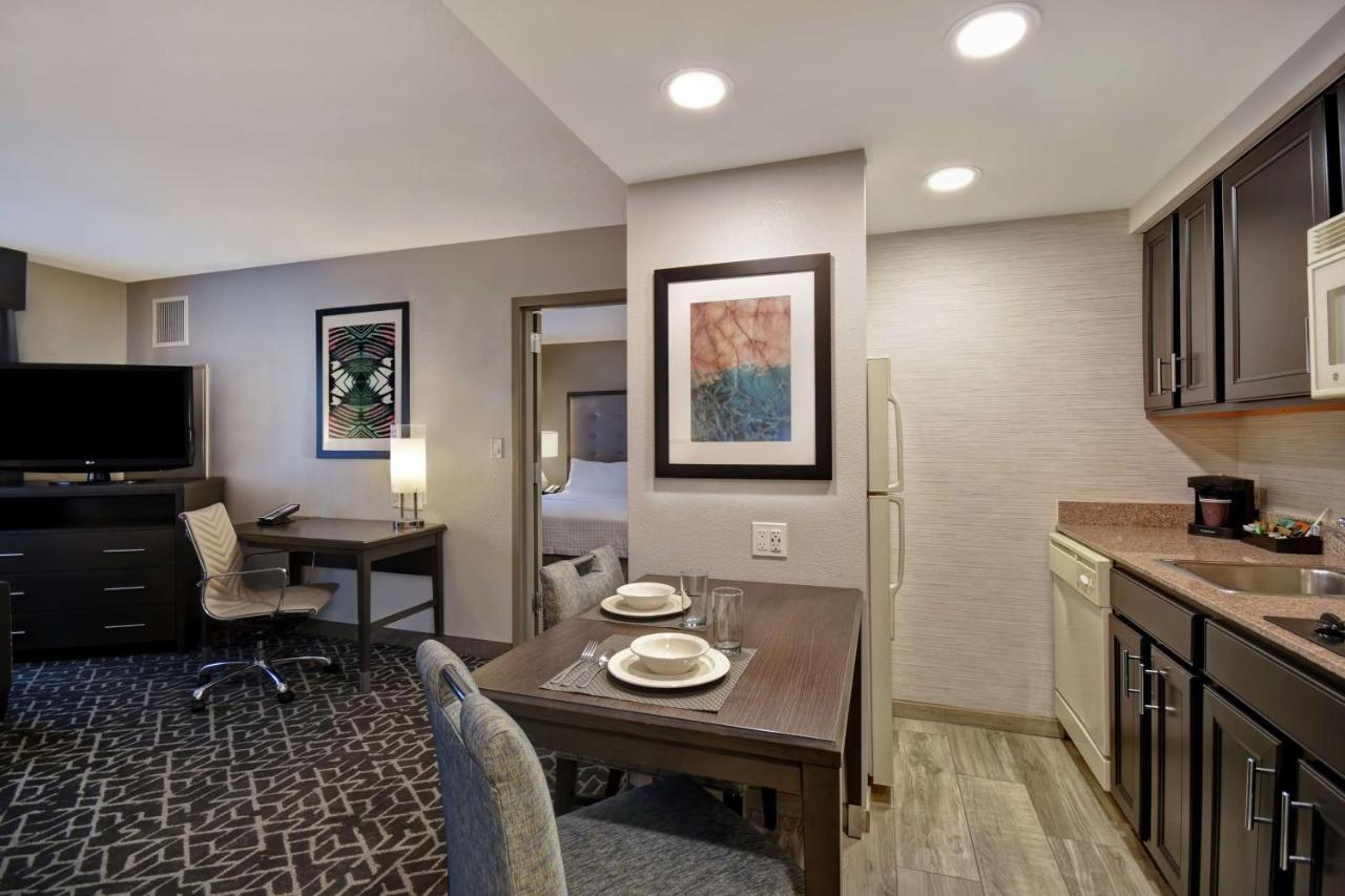 One-Bedroom King Suite Non-Smoking