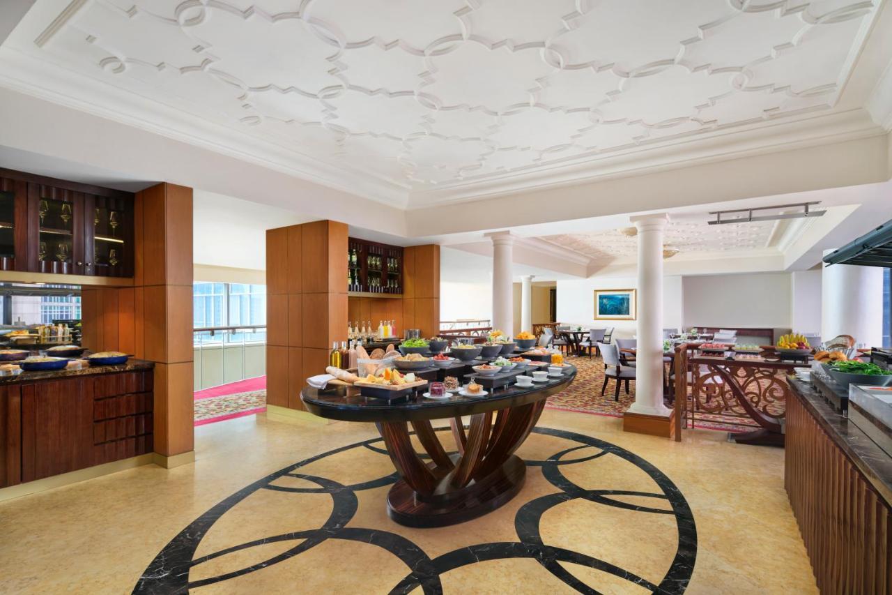 Grand Studio (Club Lounge Access), 1 King Bed, City View