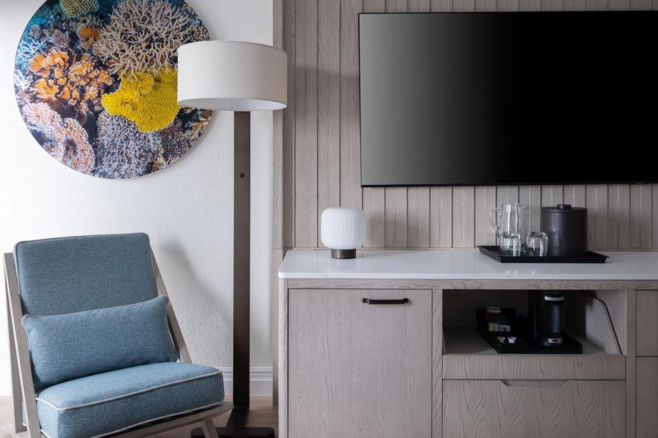 Doppelzimmer mit Blick auf den Innenhof und Balkon