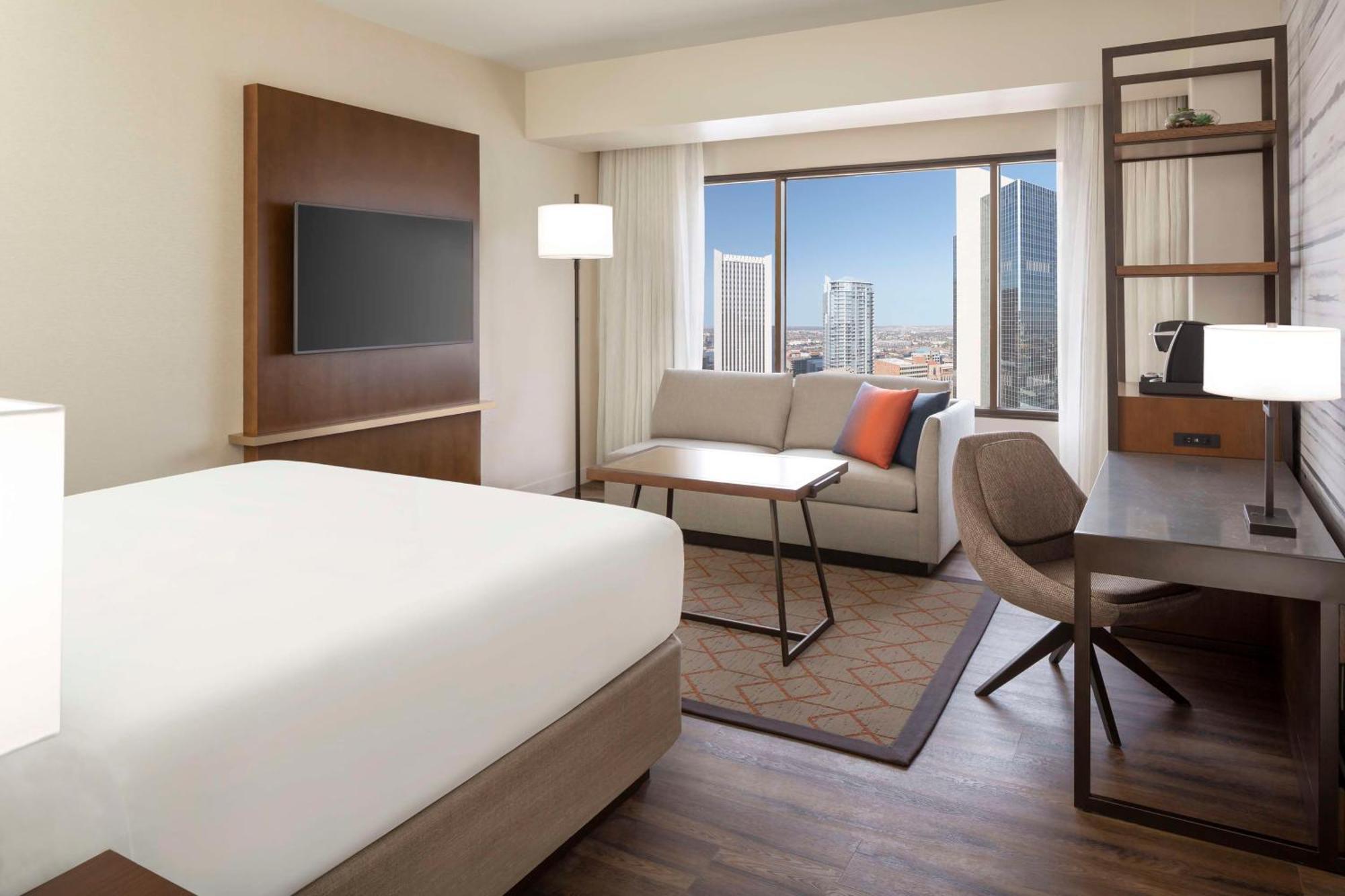 King Room Shower City View