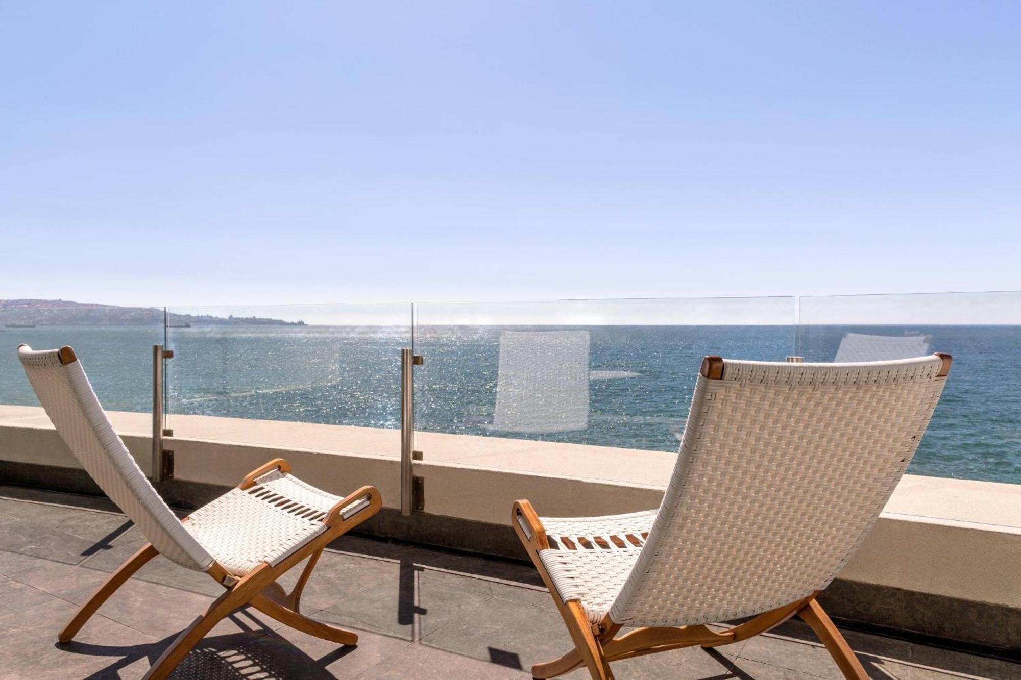 Classic Zimmer mit 1 Queensize-Bett, Meerblick und Balkon