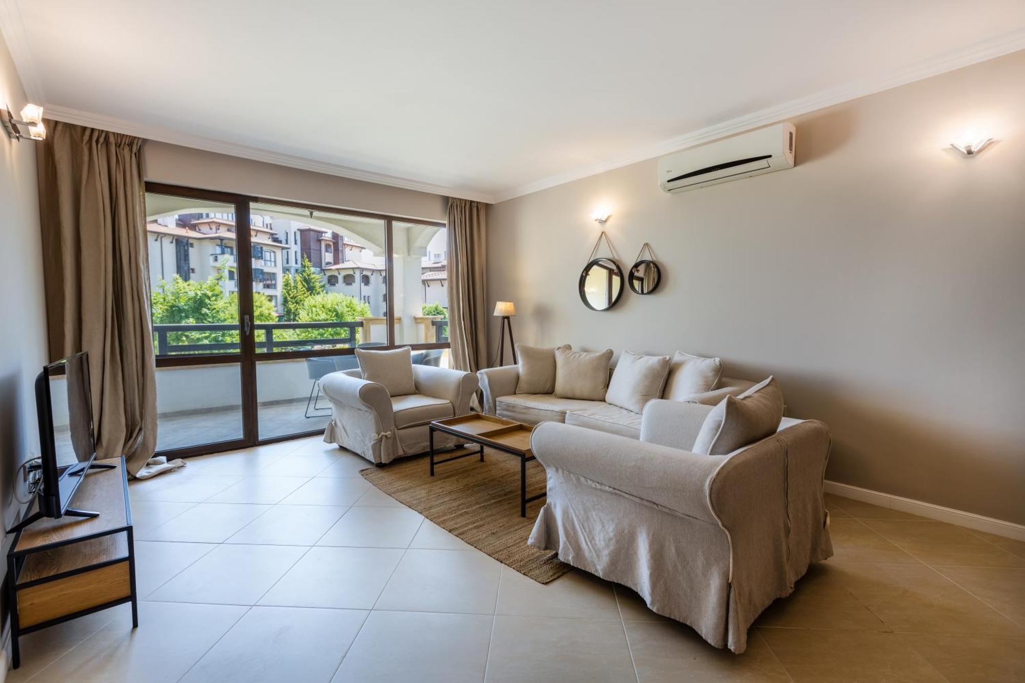 Deluxe Suite mit 2 Schlafzimmern und seitlichem Meerblick