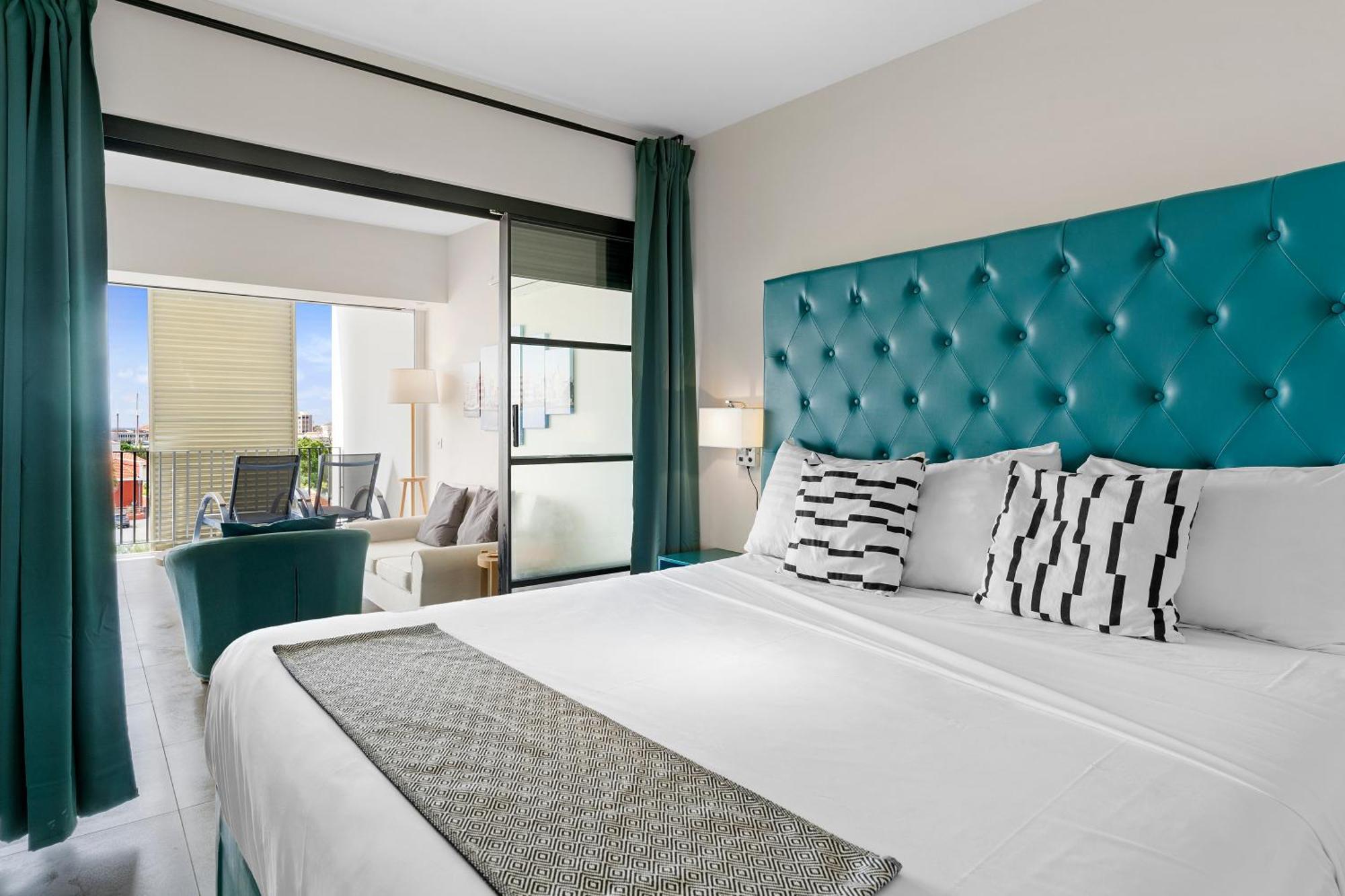 Deluxe Apartment