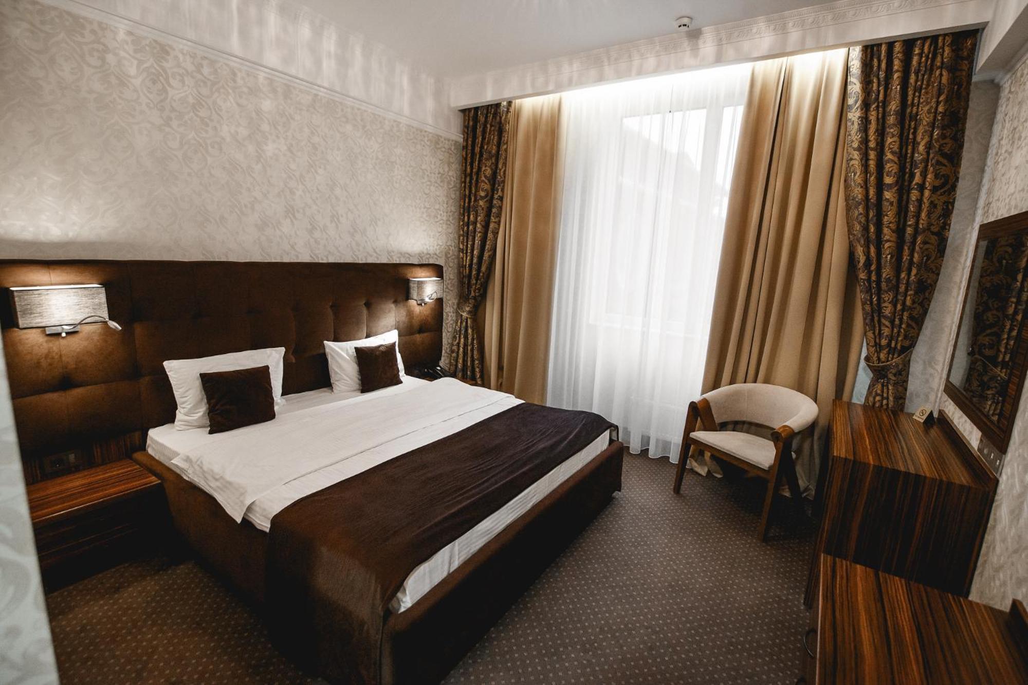 Standard Zimmer mit Kingsize-Bett