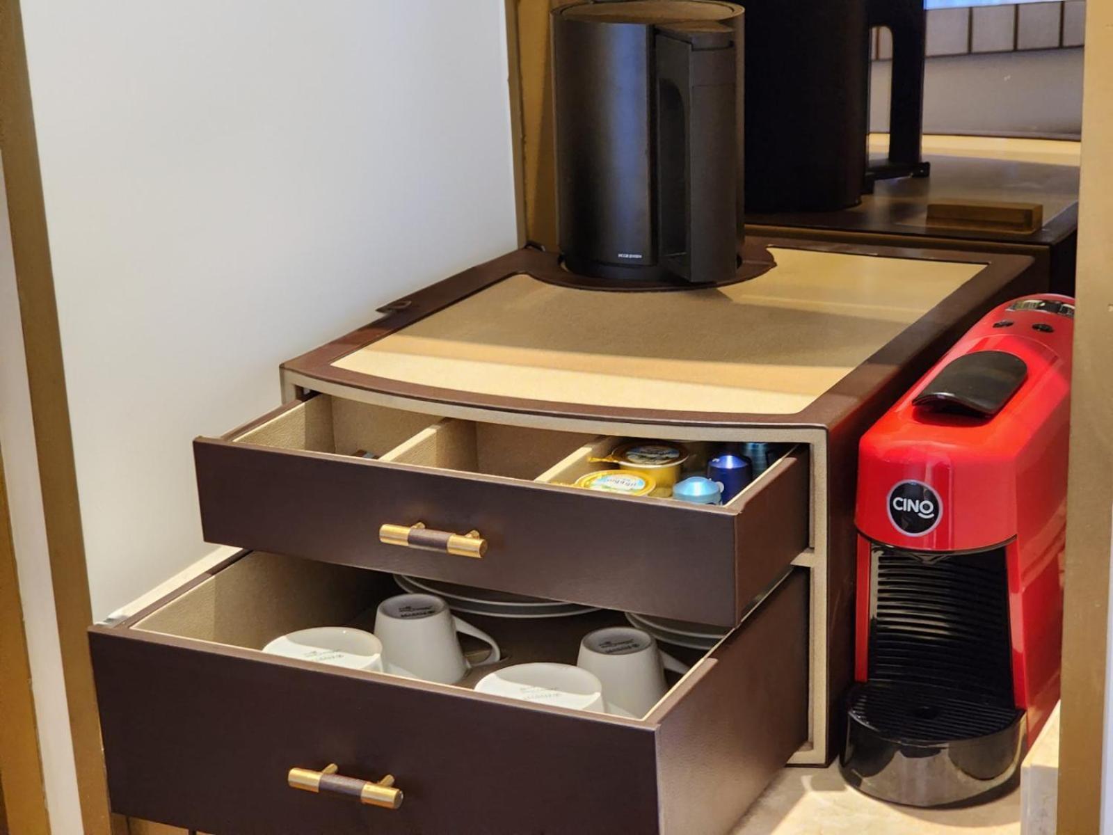 Deluxe Zimmer mit Kingsize-Bett und Meerblick