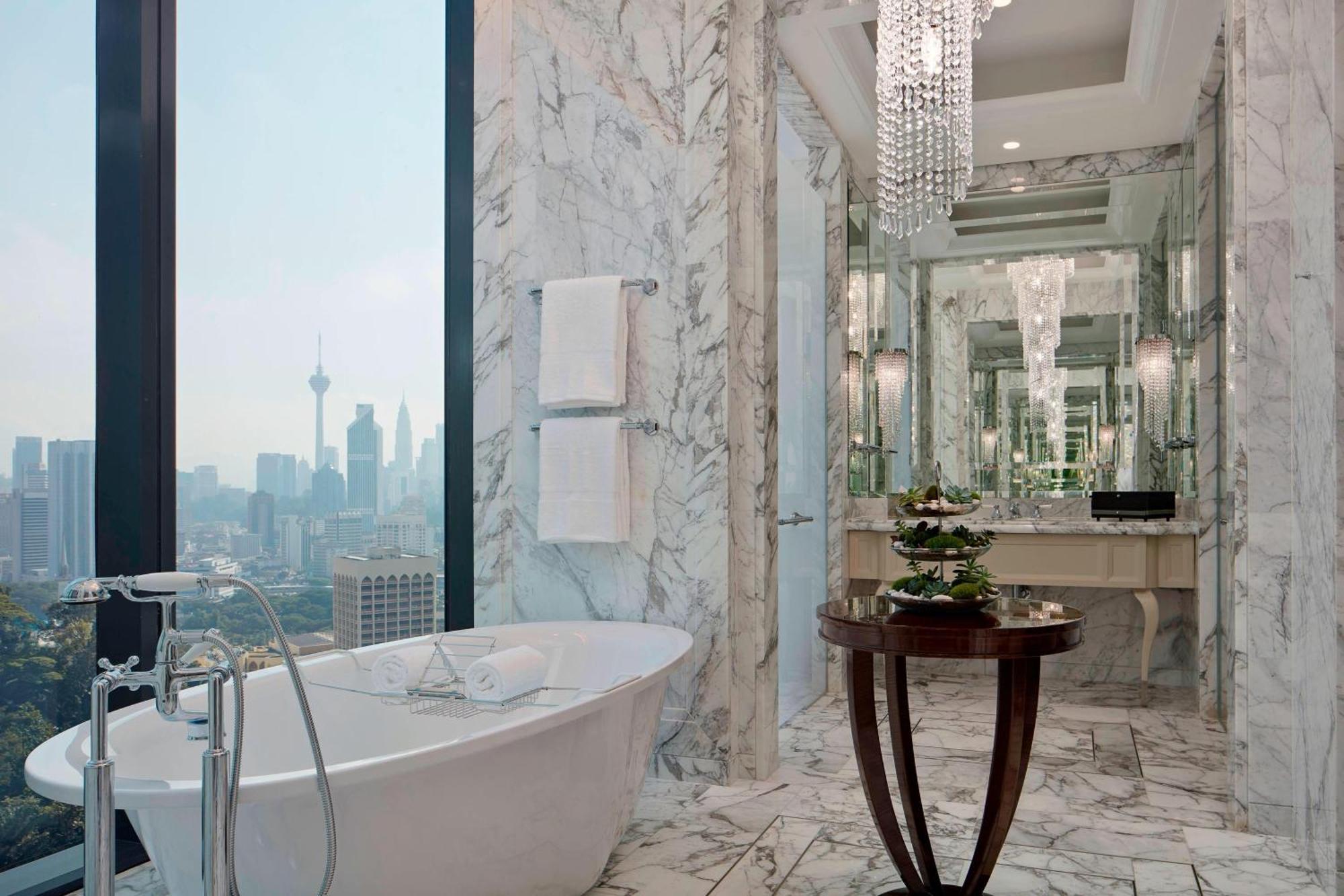 Royal King Suite Lake Gardens View