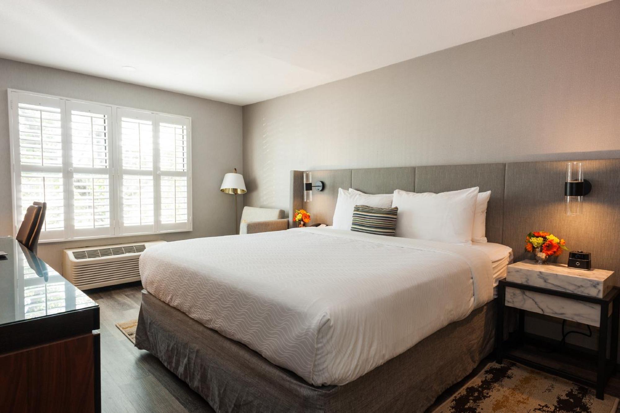 Standard King Room