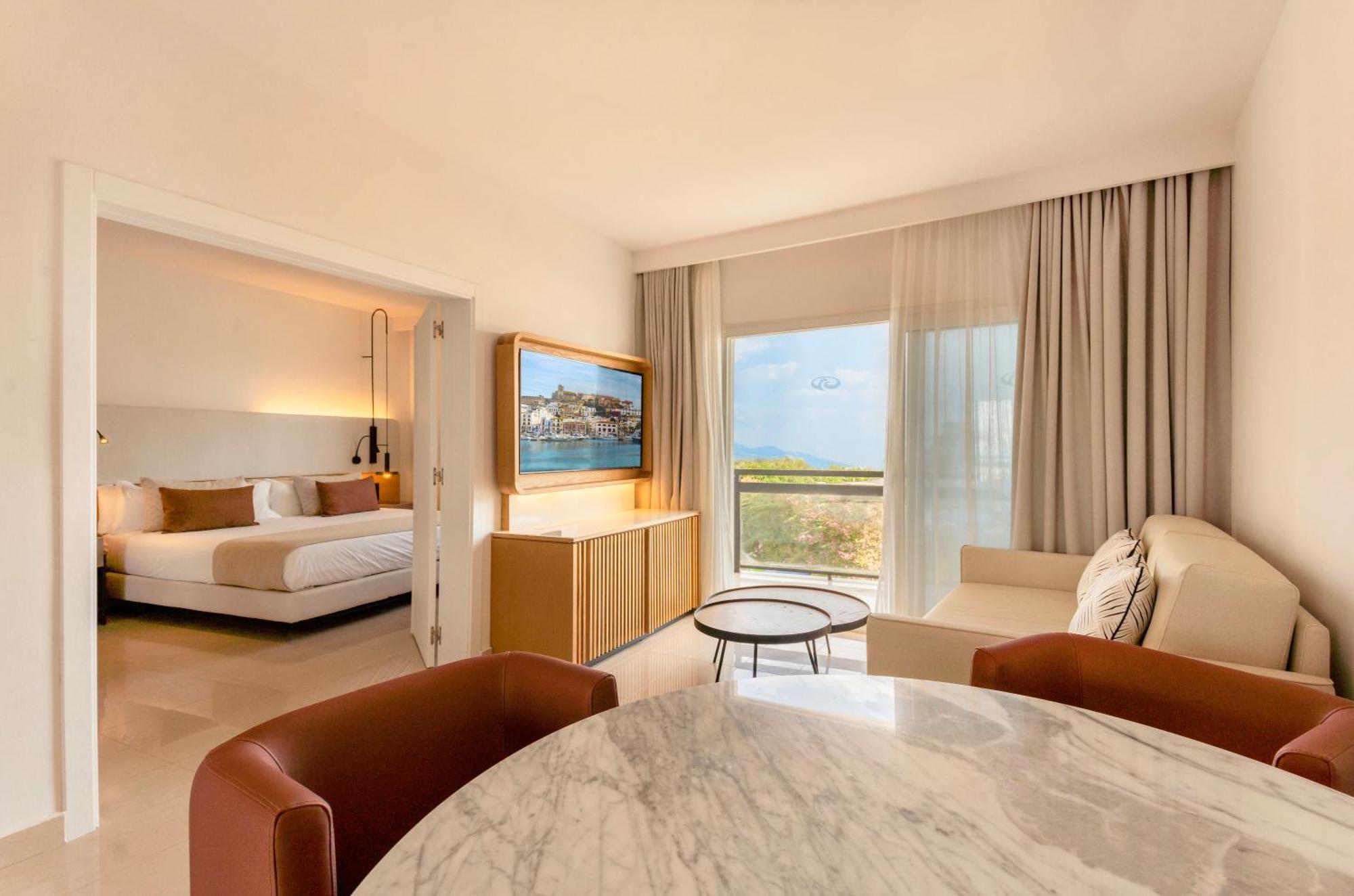 Superior-Suite mit Panoramablick auf das Meer