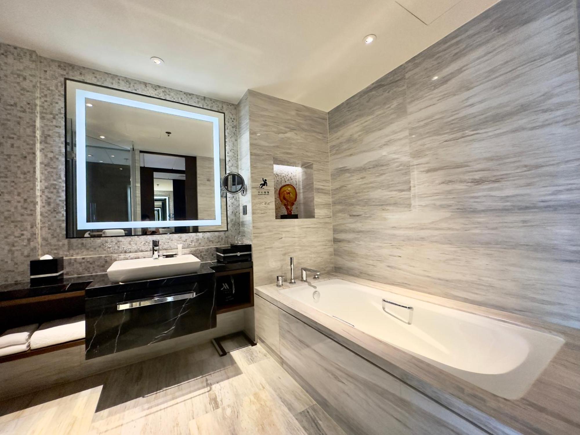 Executive Zimmer mit 1 Kingsize-Bett und Zugang zur Executive Lounge