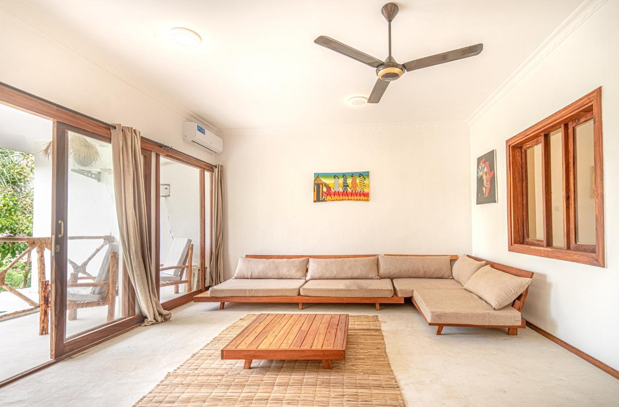 Suite,1537950364:JPEG