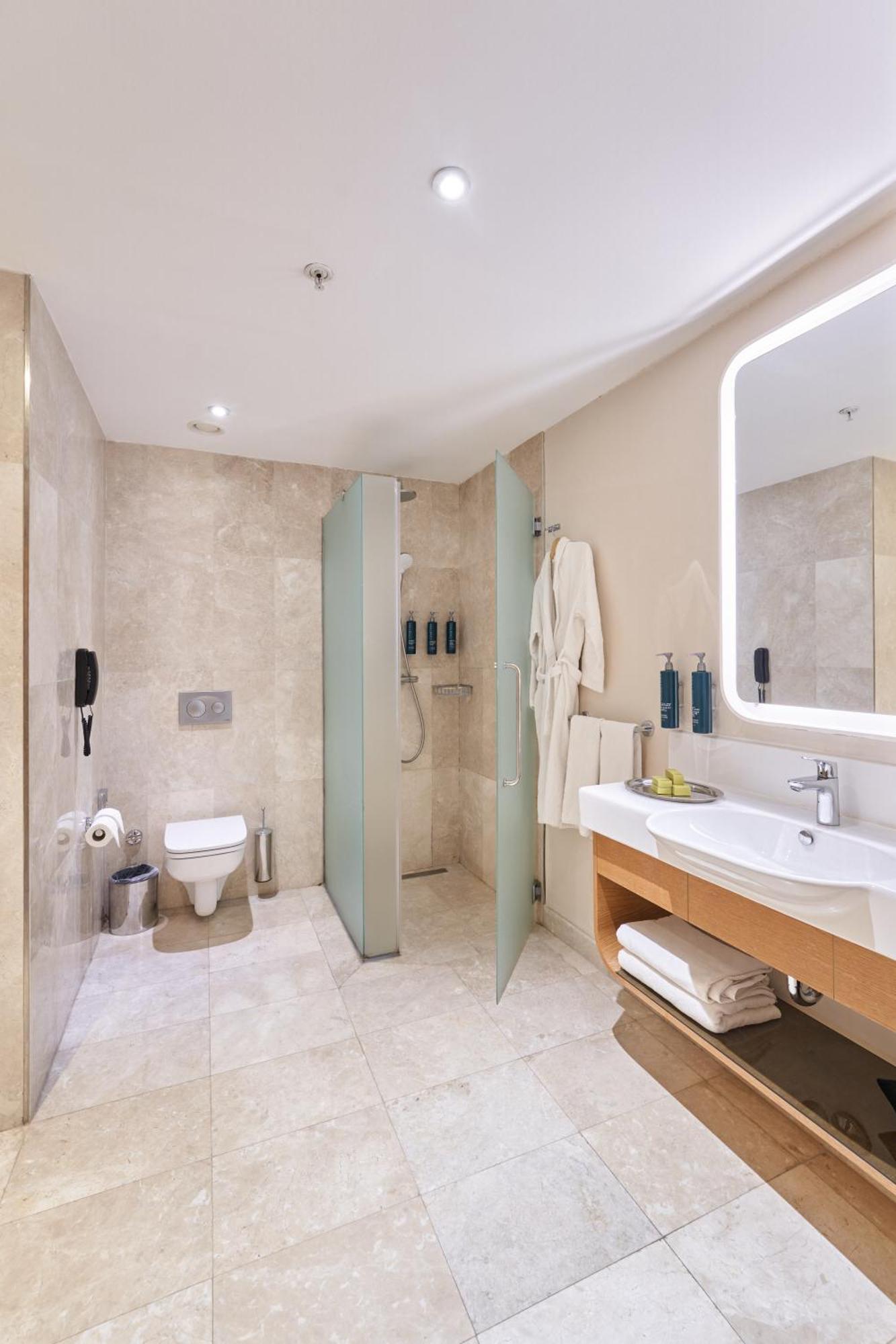 Twin Room,1539792433:JPEG