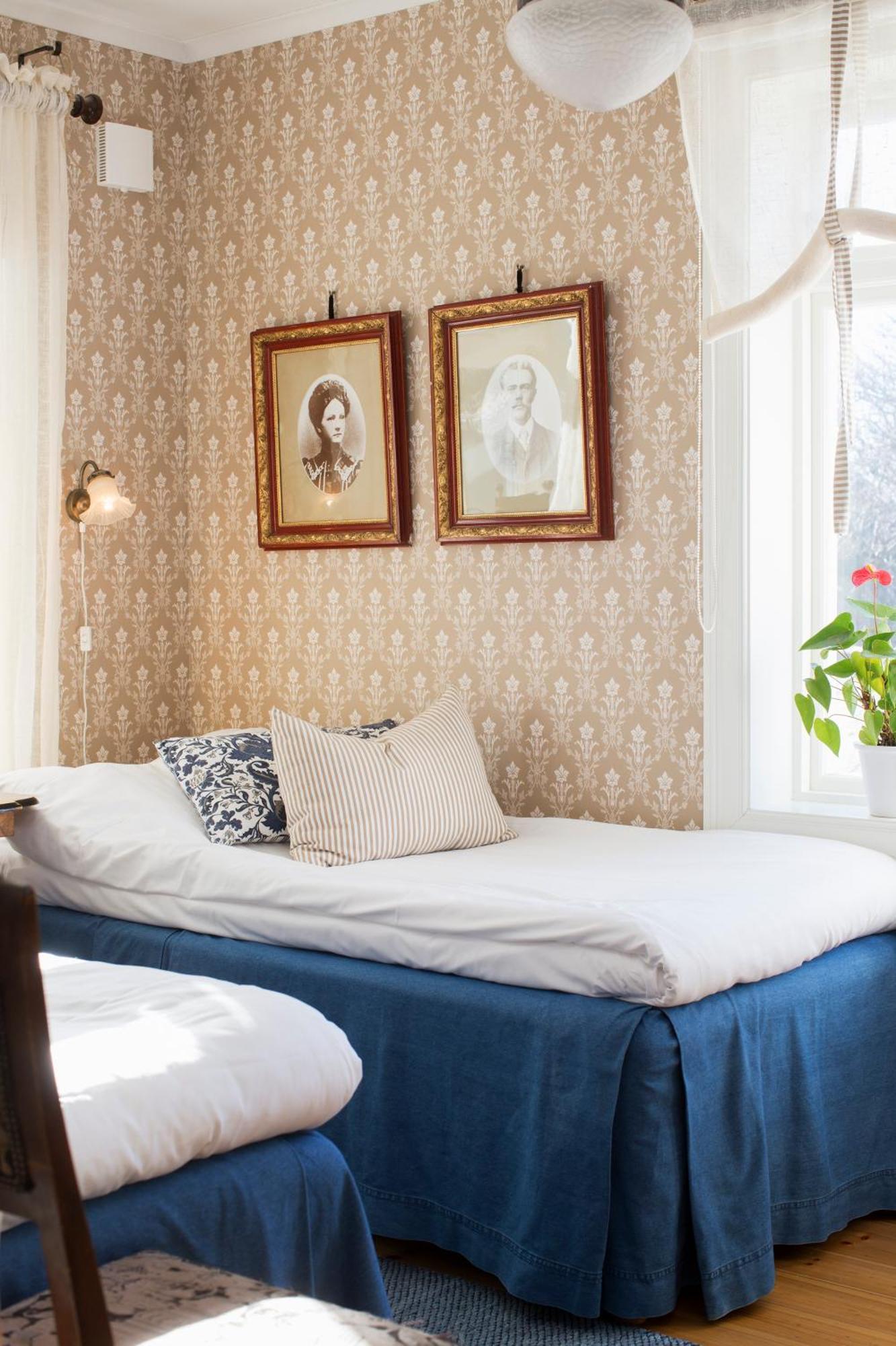 Kleines Zweibettzimmer
