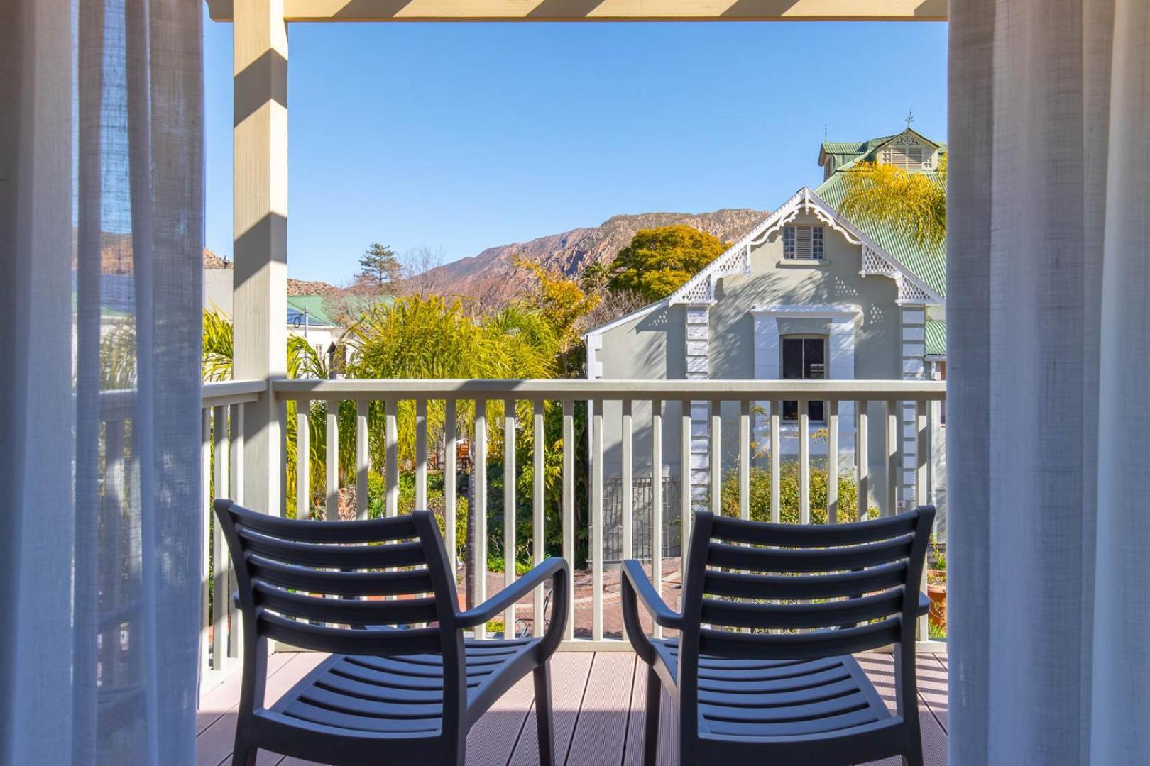 Luxury Studio (sleeps 4)