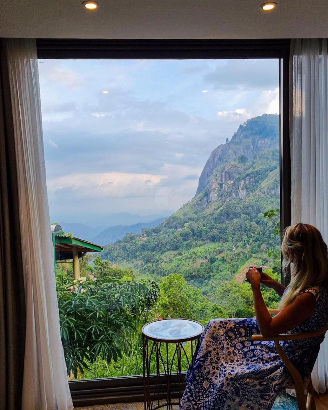 Deluxe Doppelzimmer mit Blick auf Ella Rock