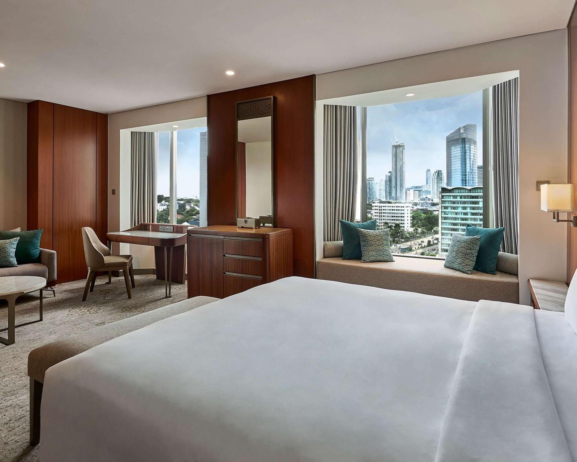 Zimmer mit Kingsize-Bett und Aussicht