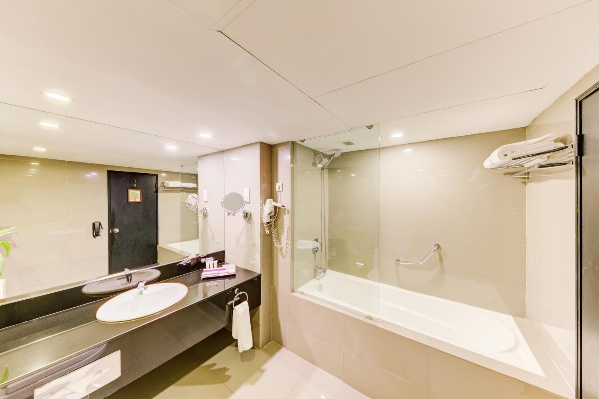 Cilantro Suite mit Terrasse und Zugang zur Lounge