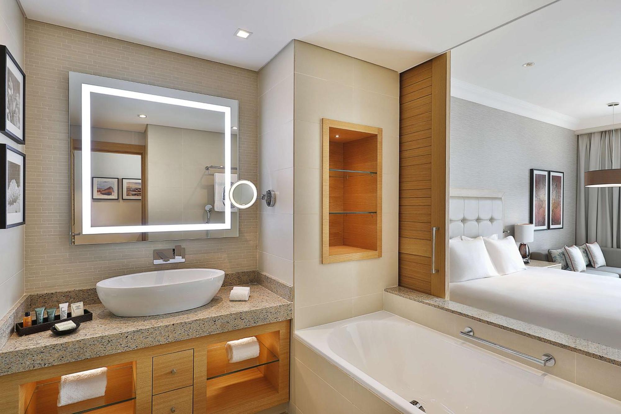 Zimmer mit Kingsize Bett
