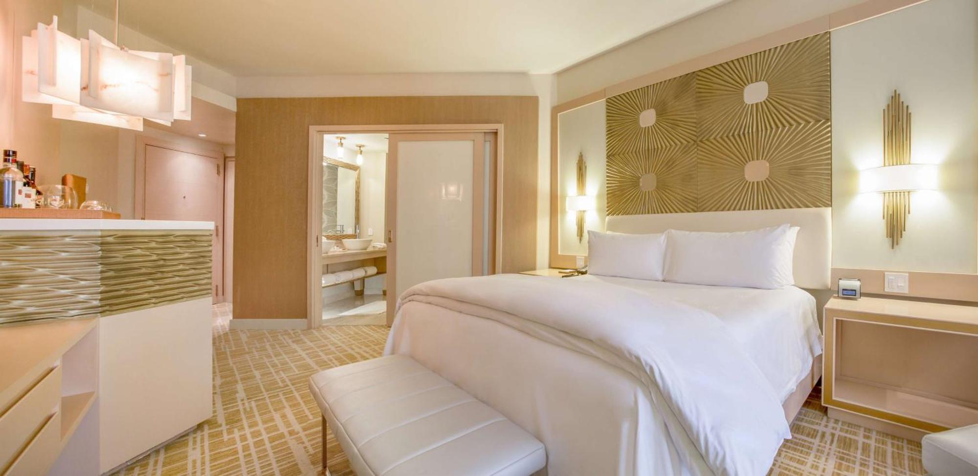 Deluxe Zimmer mit Kingsize-Bett und Stadtblick