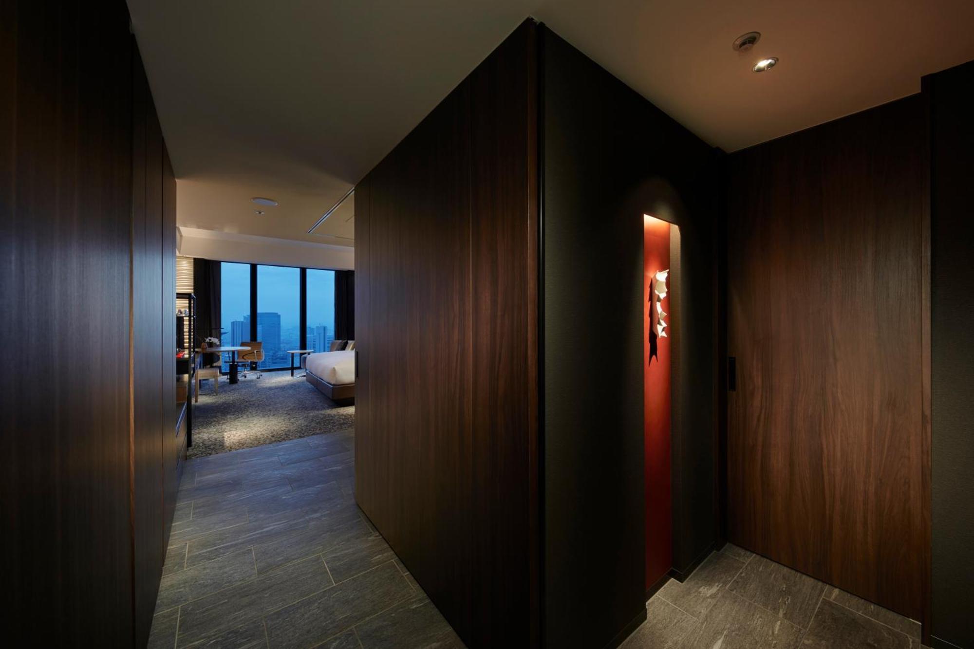 Zimmer mit Kingsize-Bett und Premium-Blick