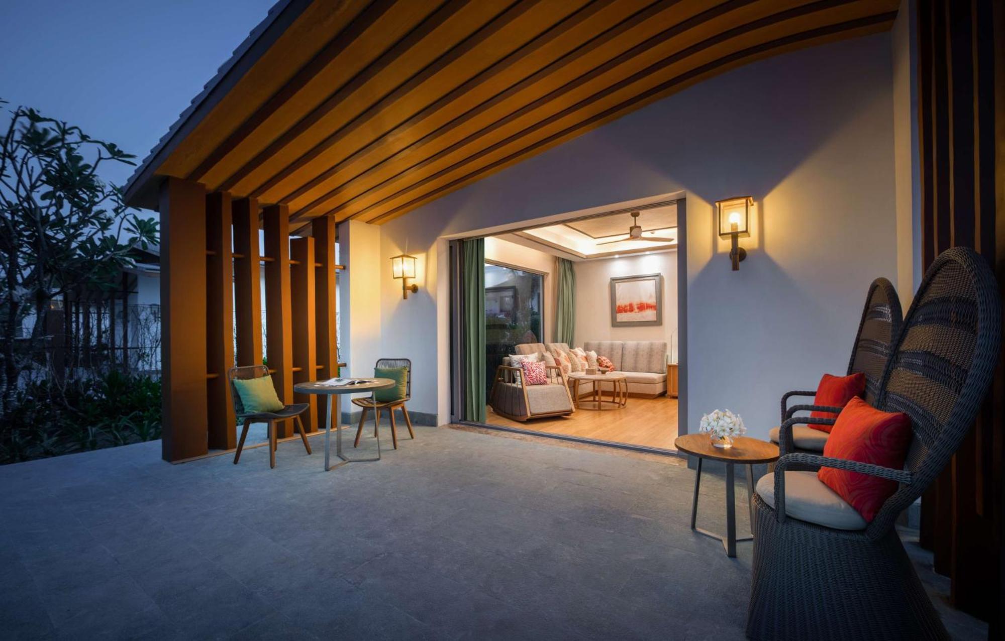 One-Bedroom Pool Villa with Ocean View - Free Access to Executive Lounge