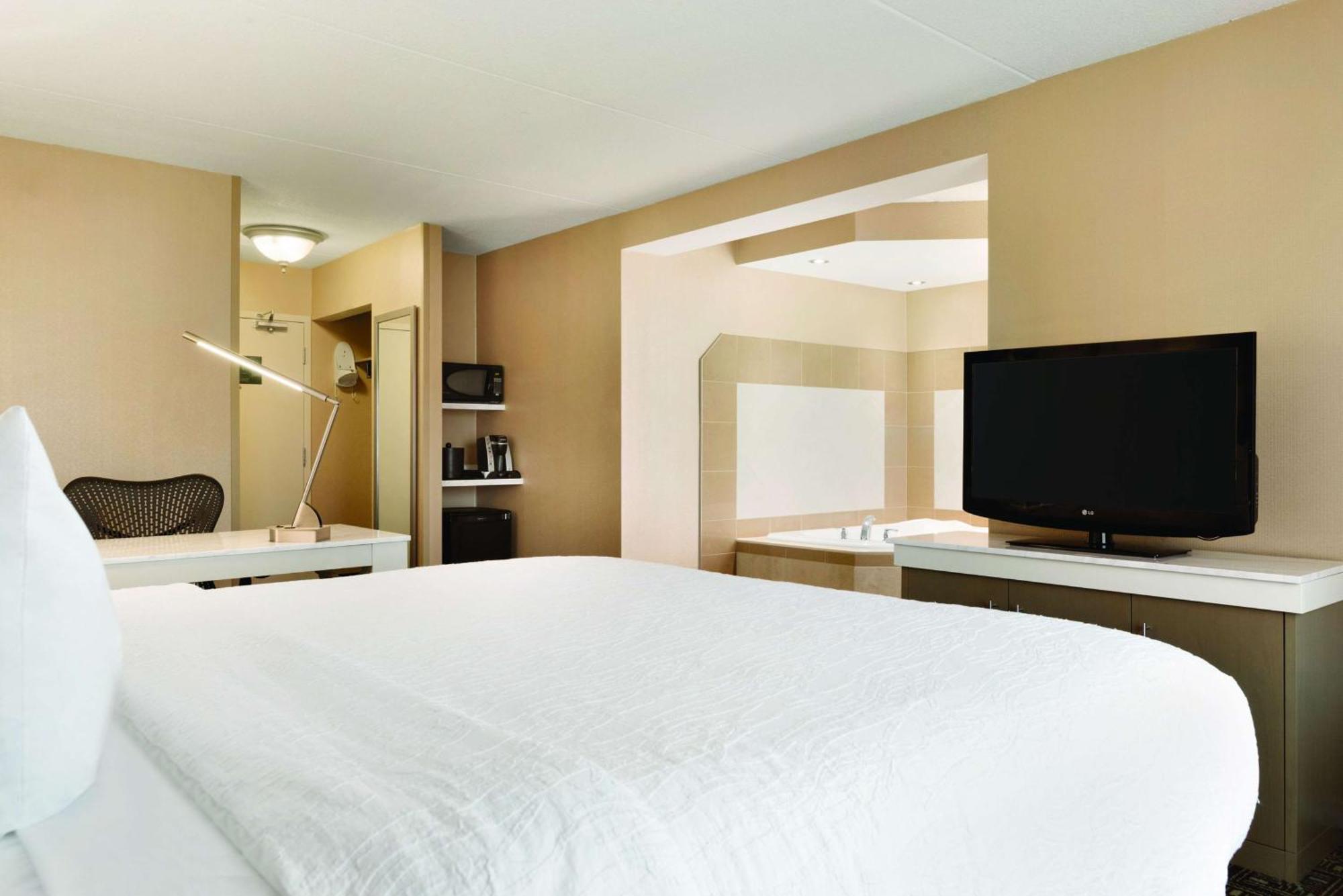 King Room with Whirlpool,1552299487:JPEG