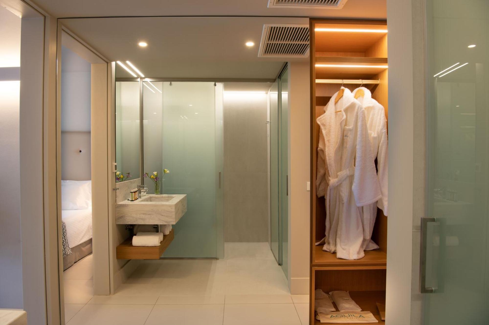 Classic Room - Urban View
