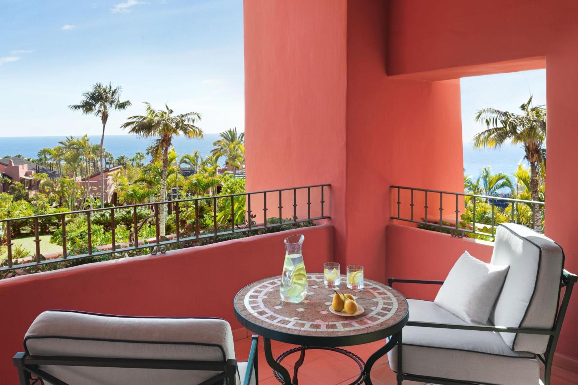 Citadel Junior Suite mit Blick auf das Resort