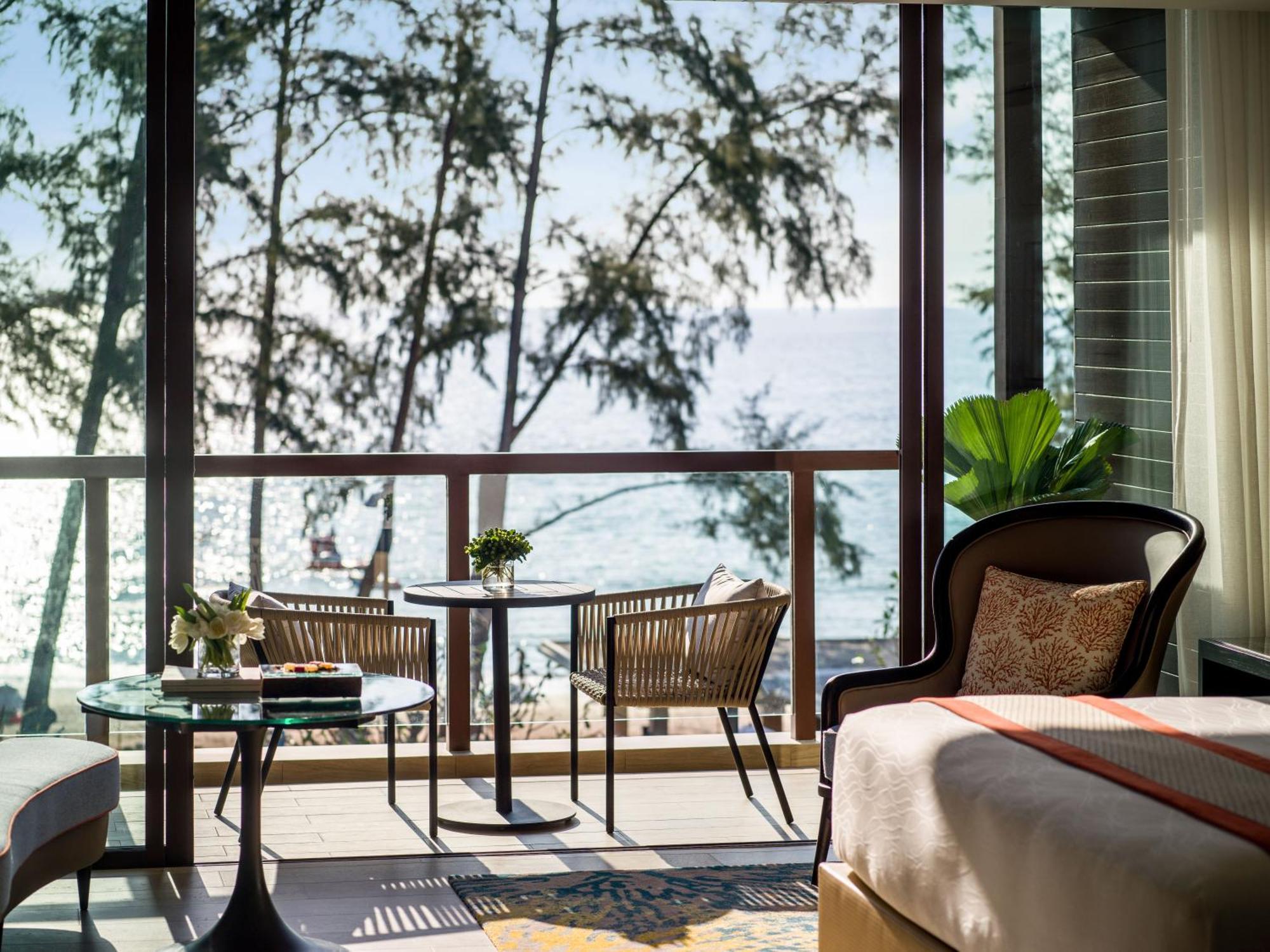 Premium Zimmer mit Kingsize-Bett und Meerblick sowie Zugang zur Club Lounge