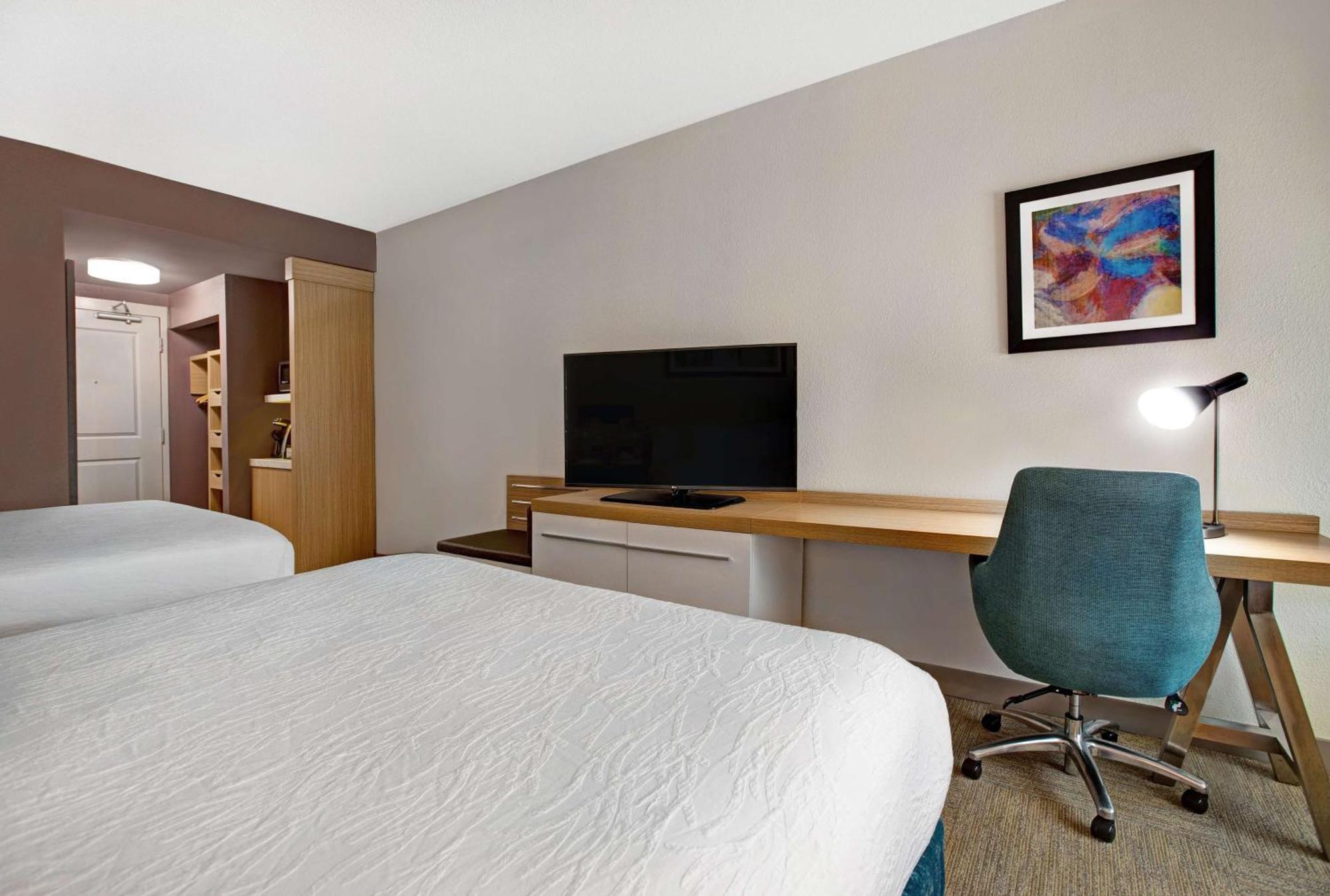 Zimmer mit 2 Queensize-Betten