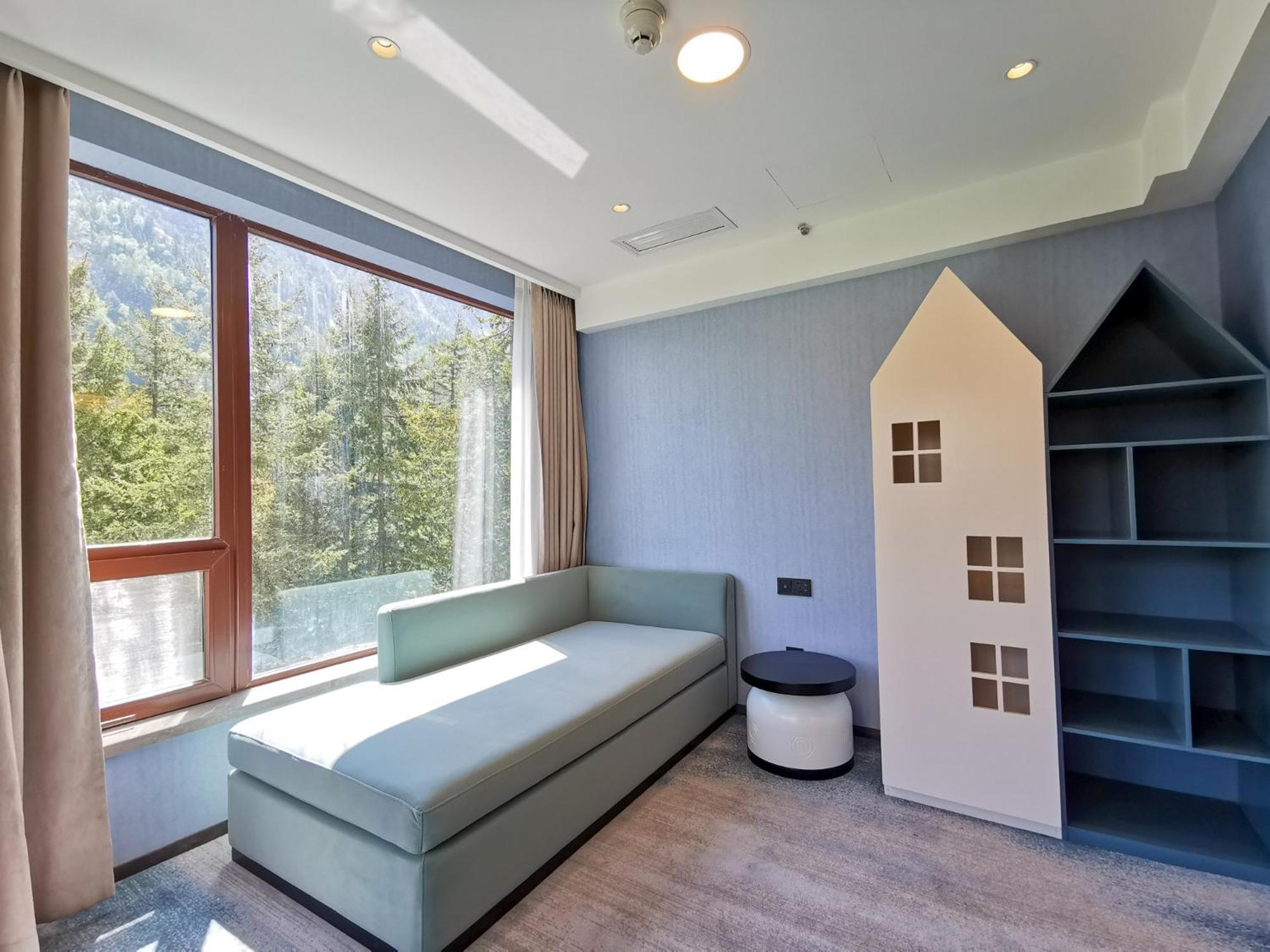 Premium King Room with Balcony - Kids Theme
