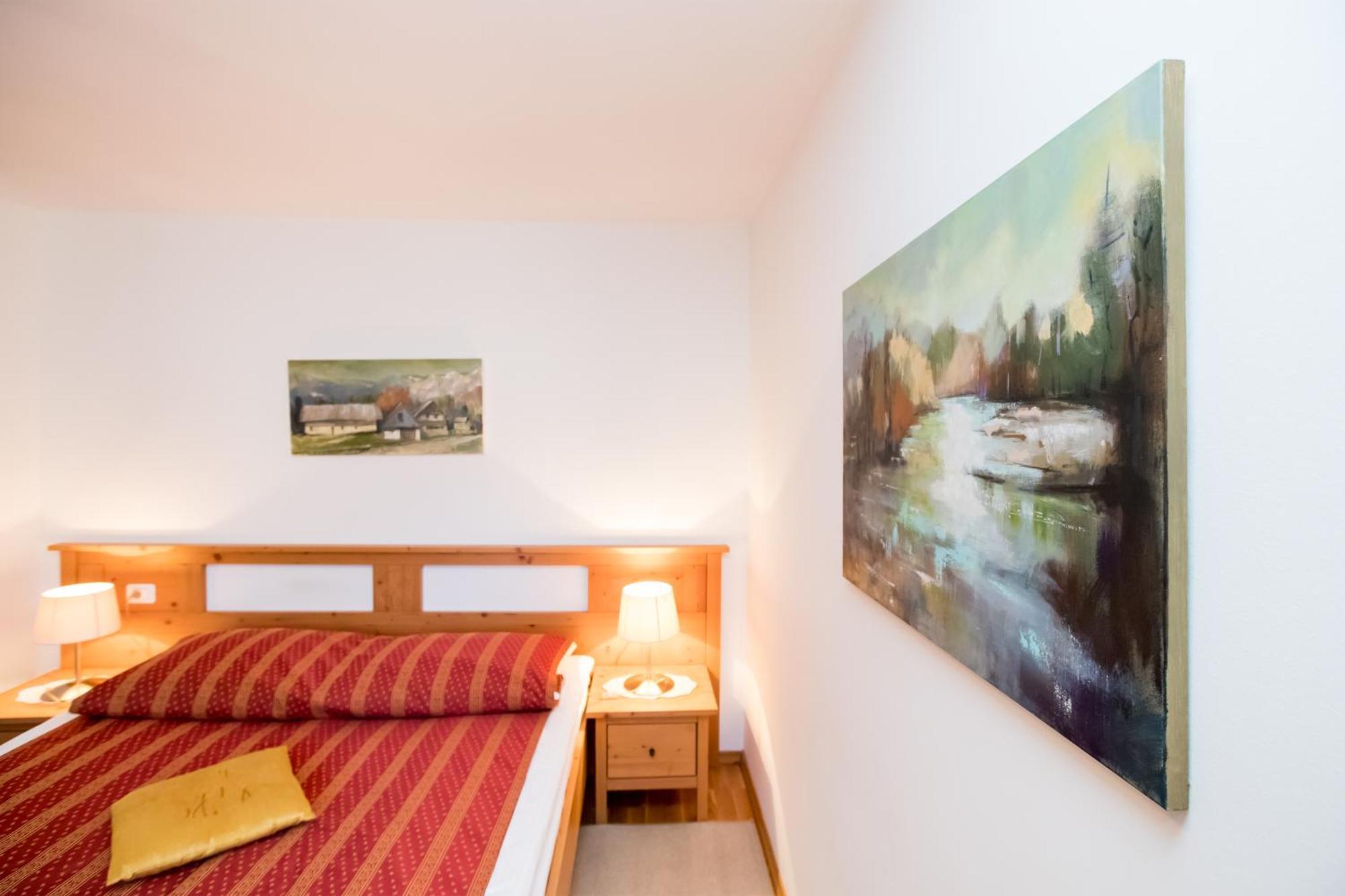 Dreibettzimmer mit Balkon