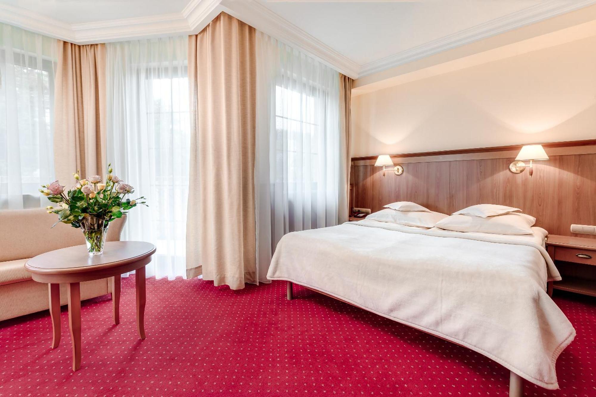 Dreibettzimmer mit Balkon