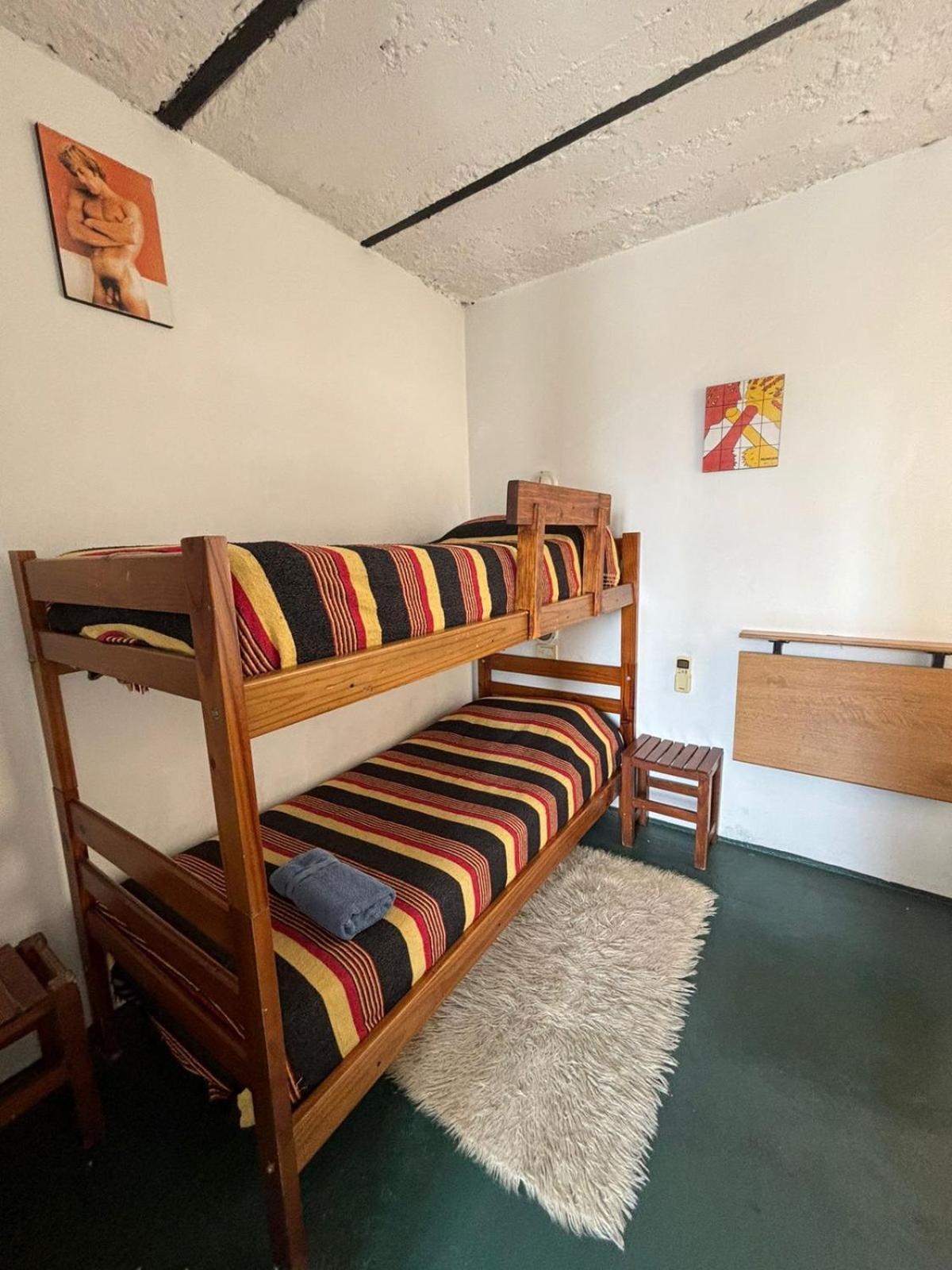Bett im Schlafsaal für Männer