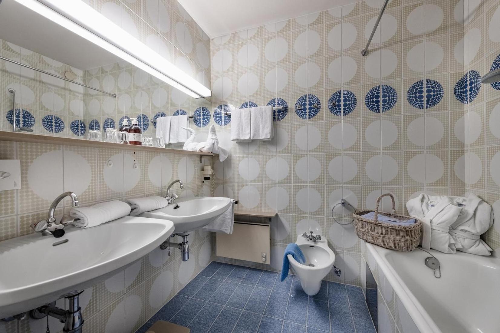 Doppelzimmer mit Gartenblick