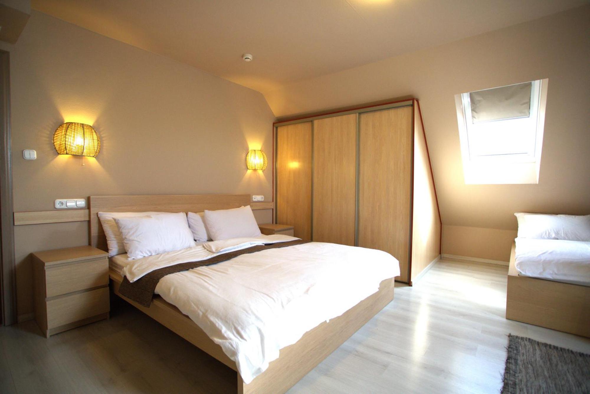 Vierbettzimmer mit eigenem Bad