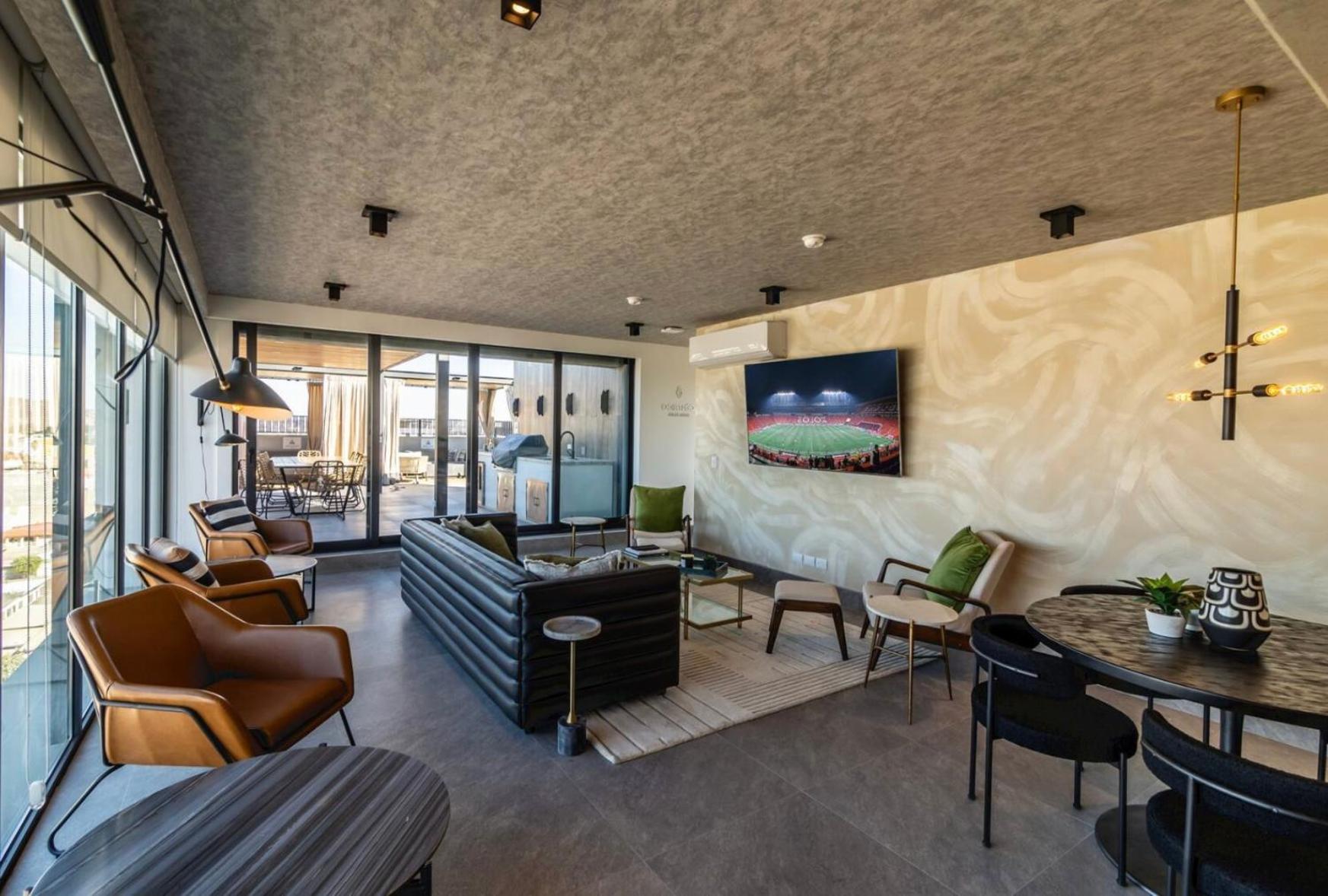 Deluxe King Suite Upper Floor