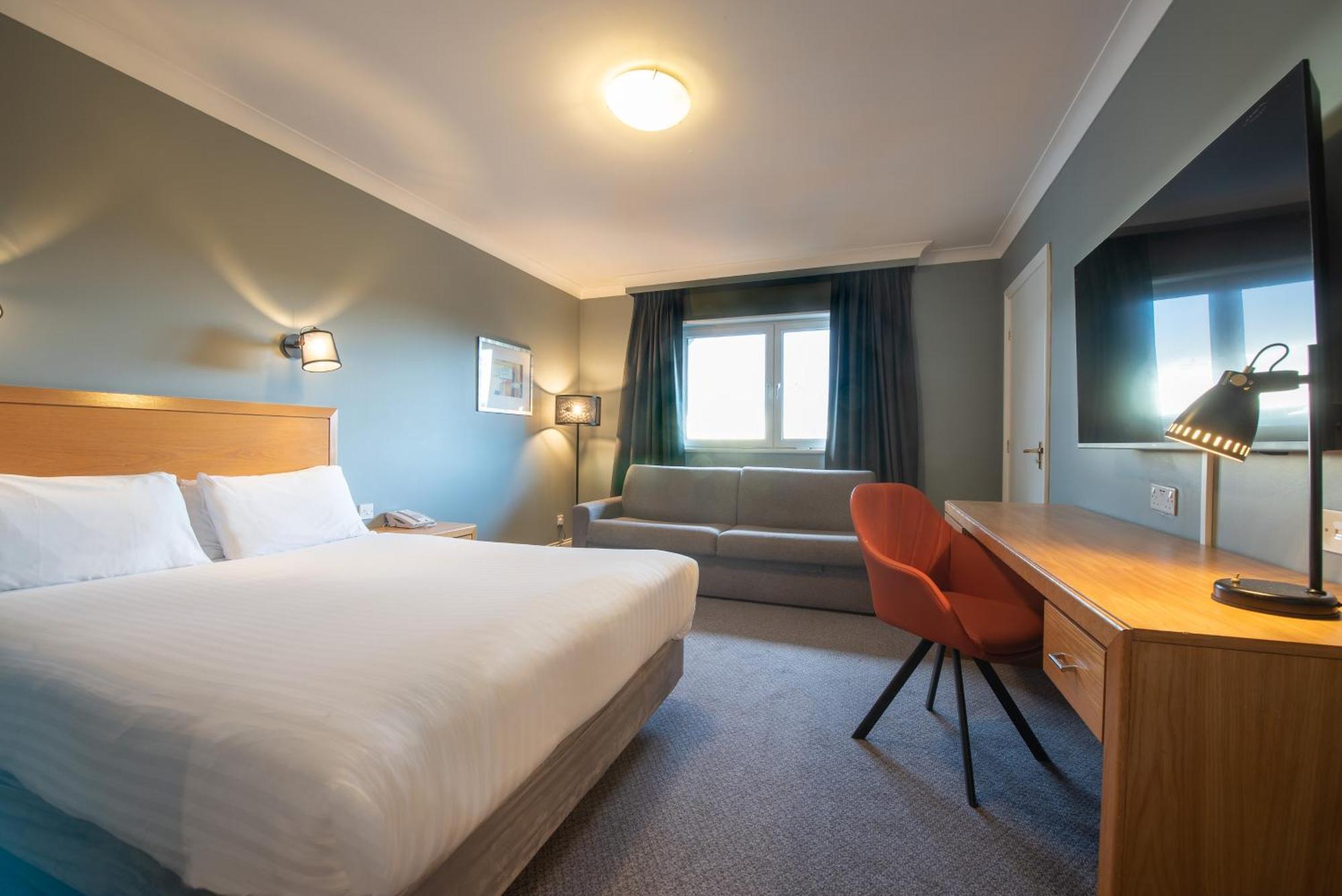 Standard Doppelzimmer mit Doppelbett und 2 Einzel-Schlafsofas