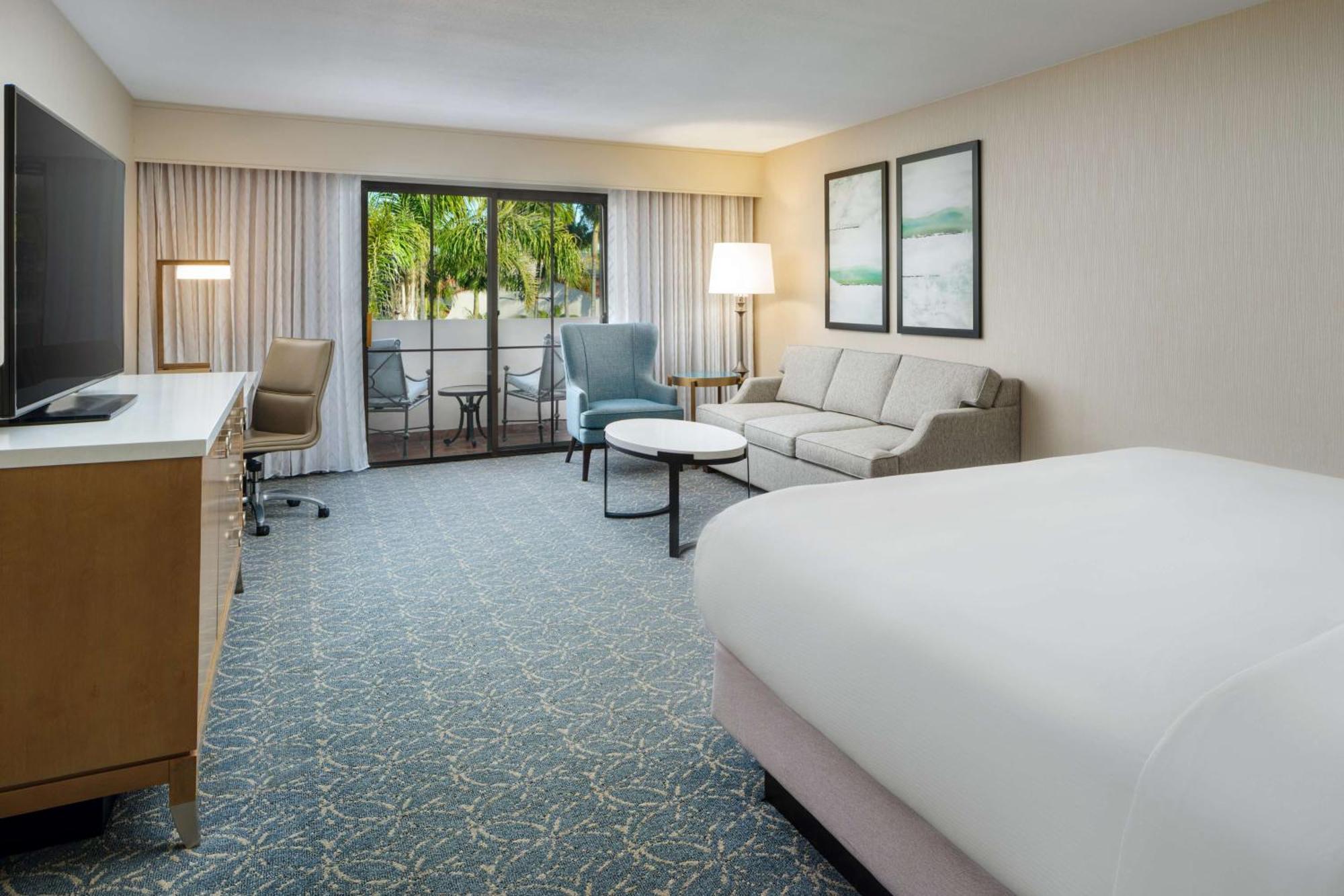 Zimmer mit Kingsize-Bett und Badewanne - barrierefrei