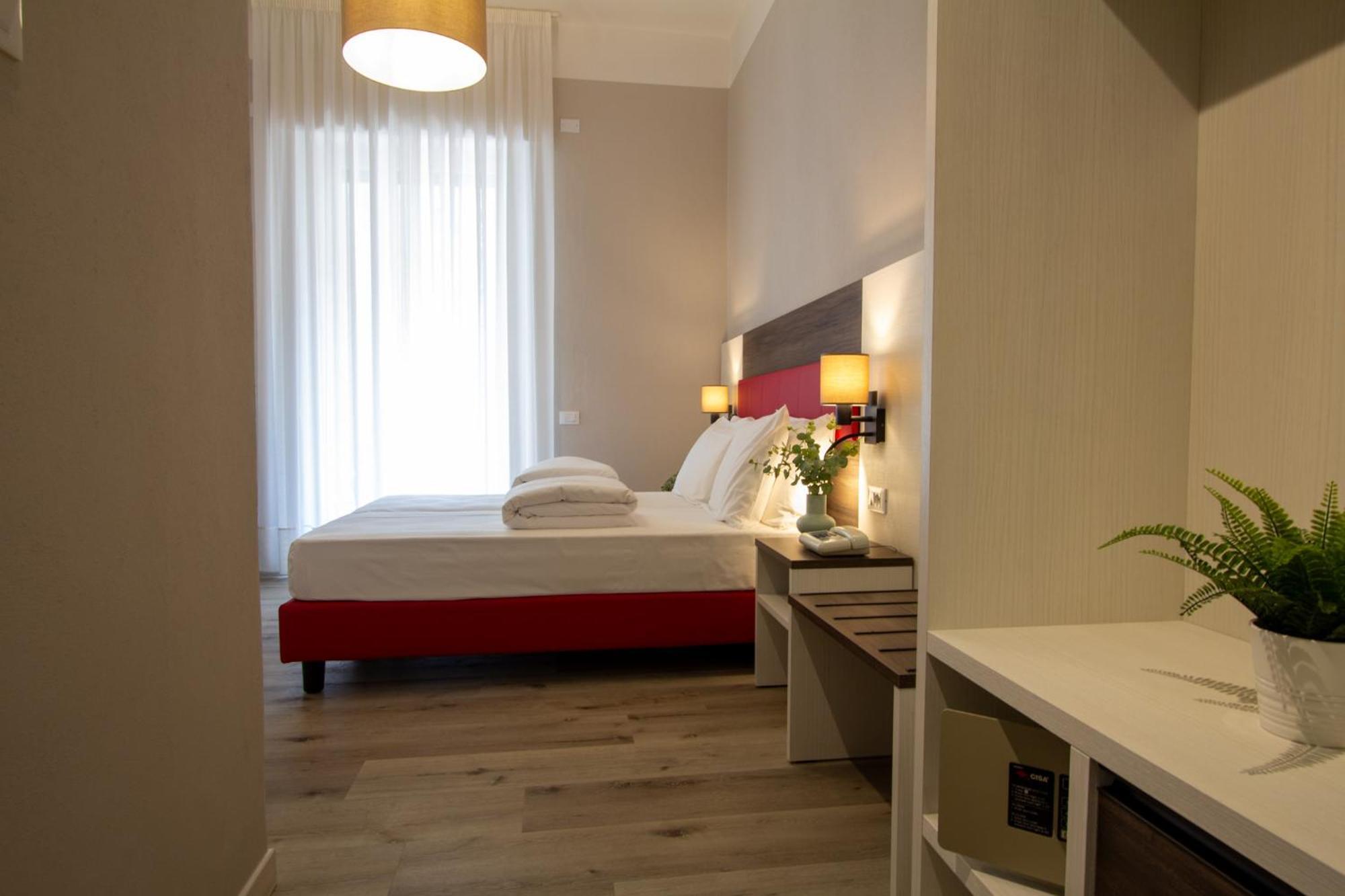 Comfort Doppel- oder Zweibettzimmer mit Balkon und Blick ins Landesinnere - erste Etage
