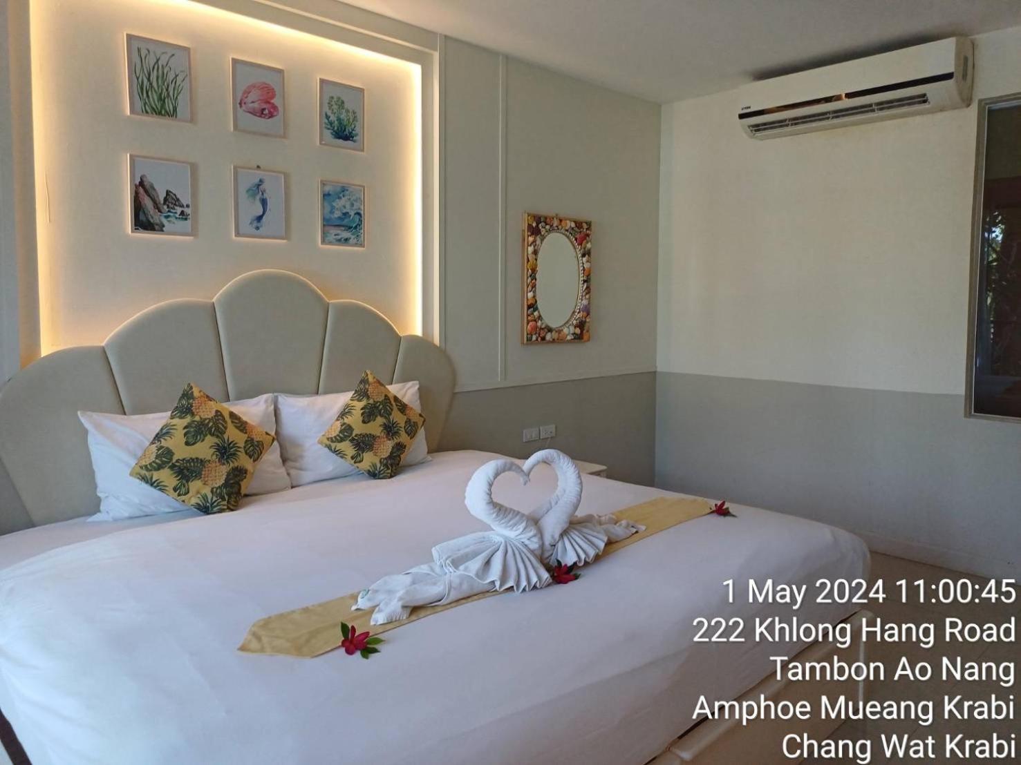 Deluxe Garden Street View