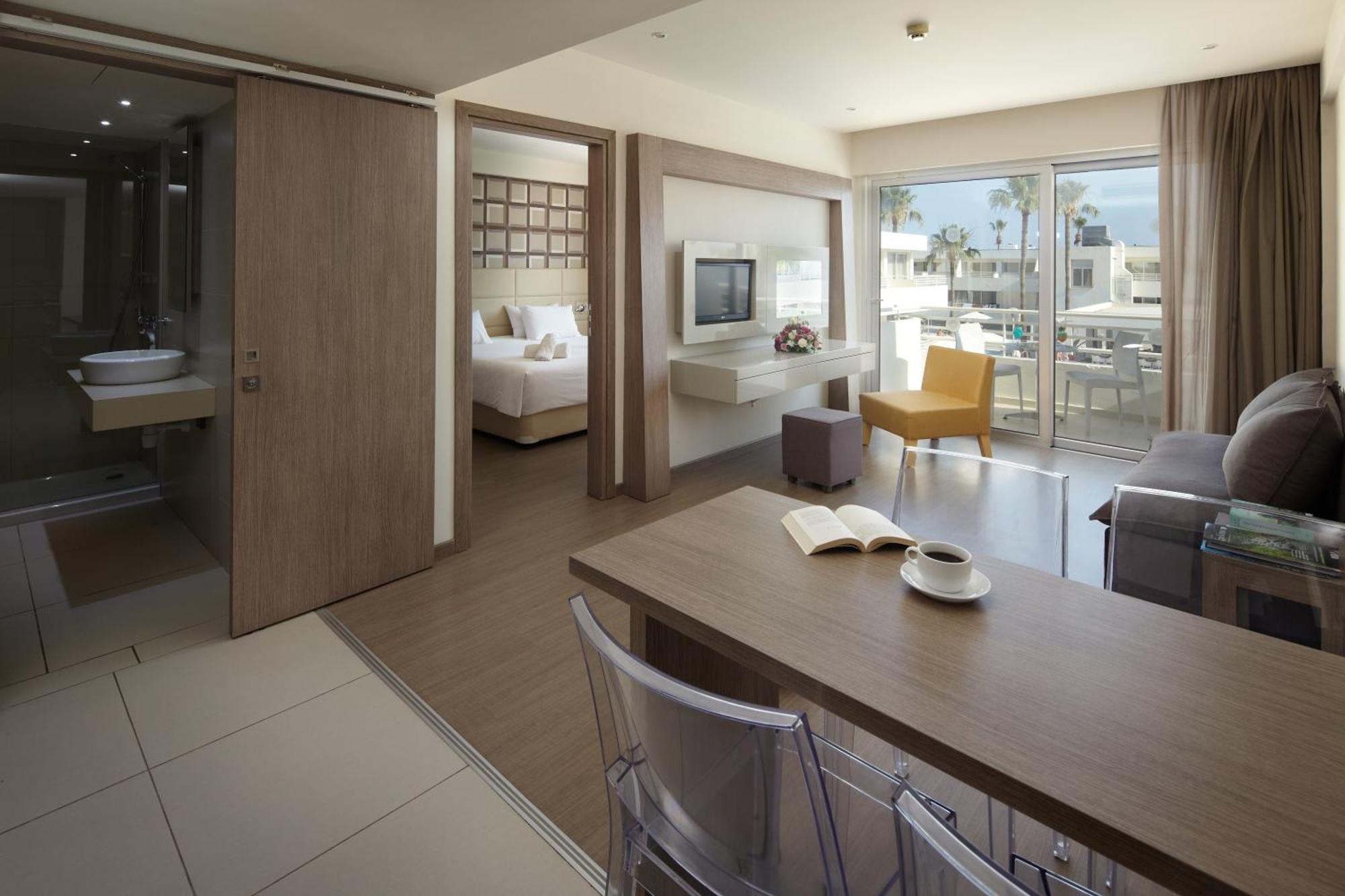 Apartment mit Poolblick