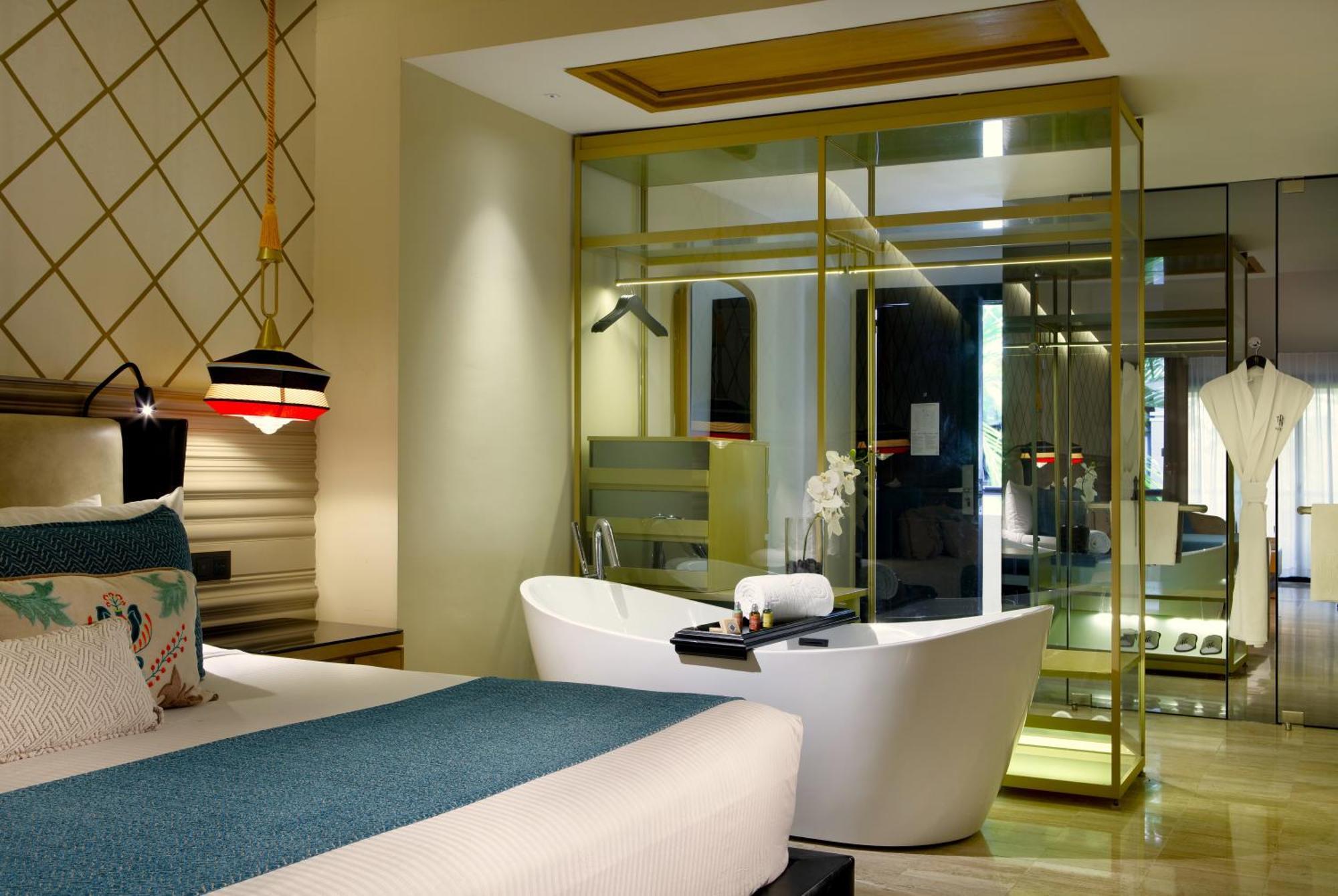 Junior Suite mit Meerblick zur Poolseite