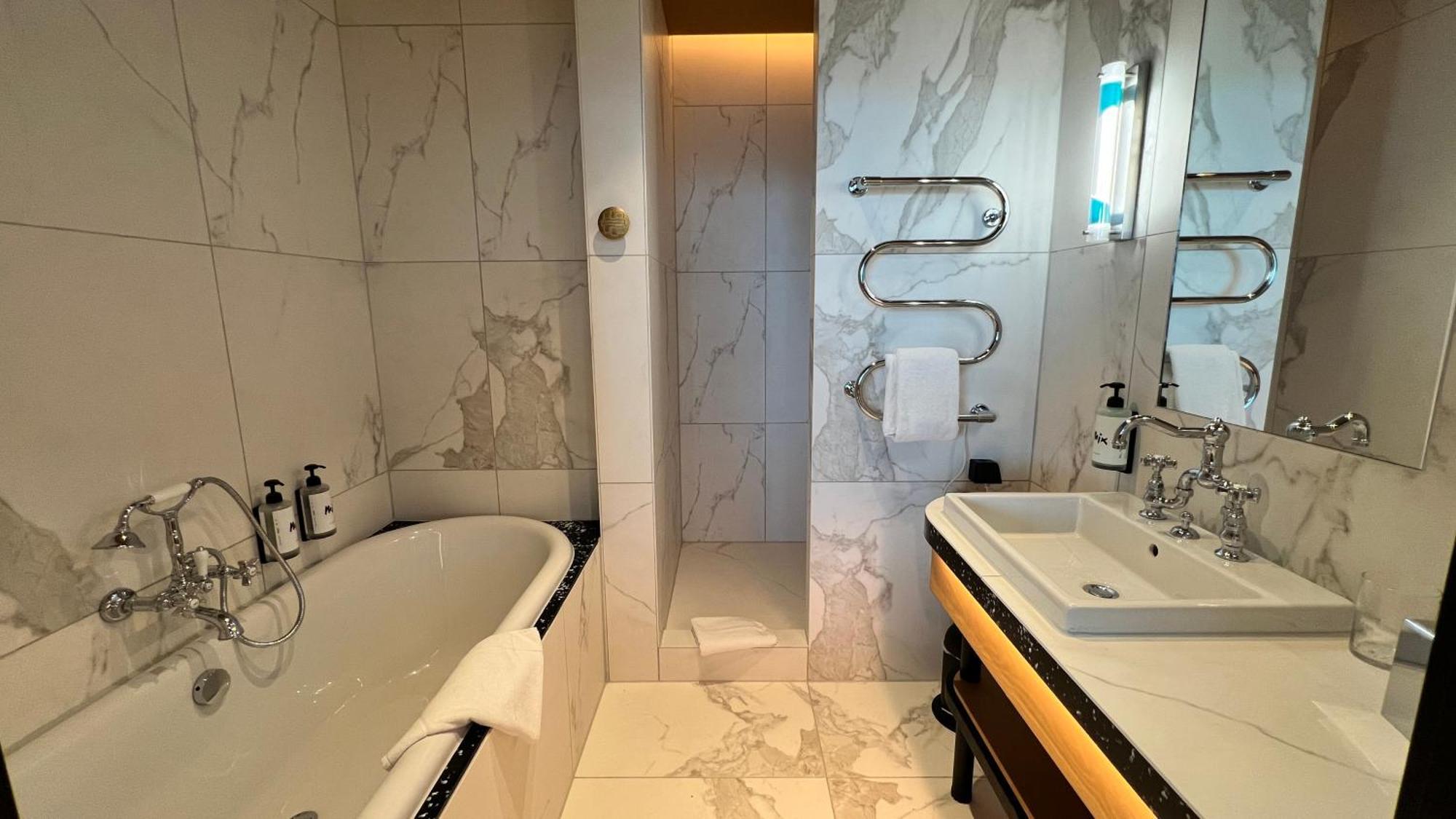 Suite 50 Grand Vista