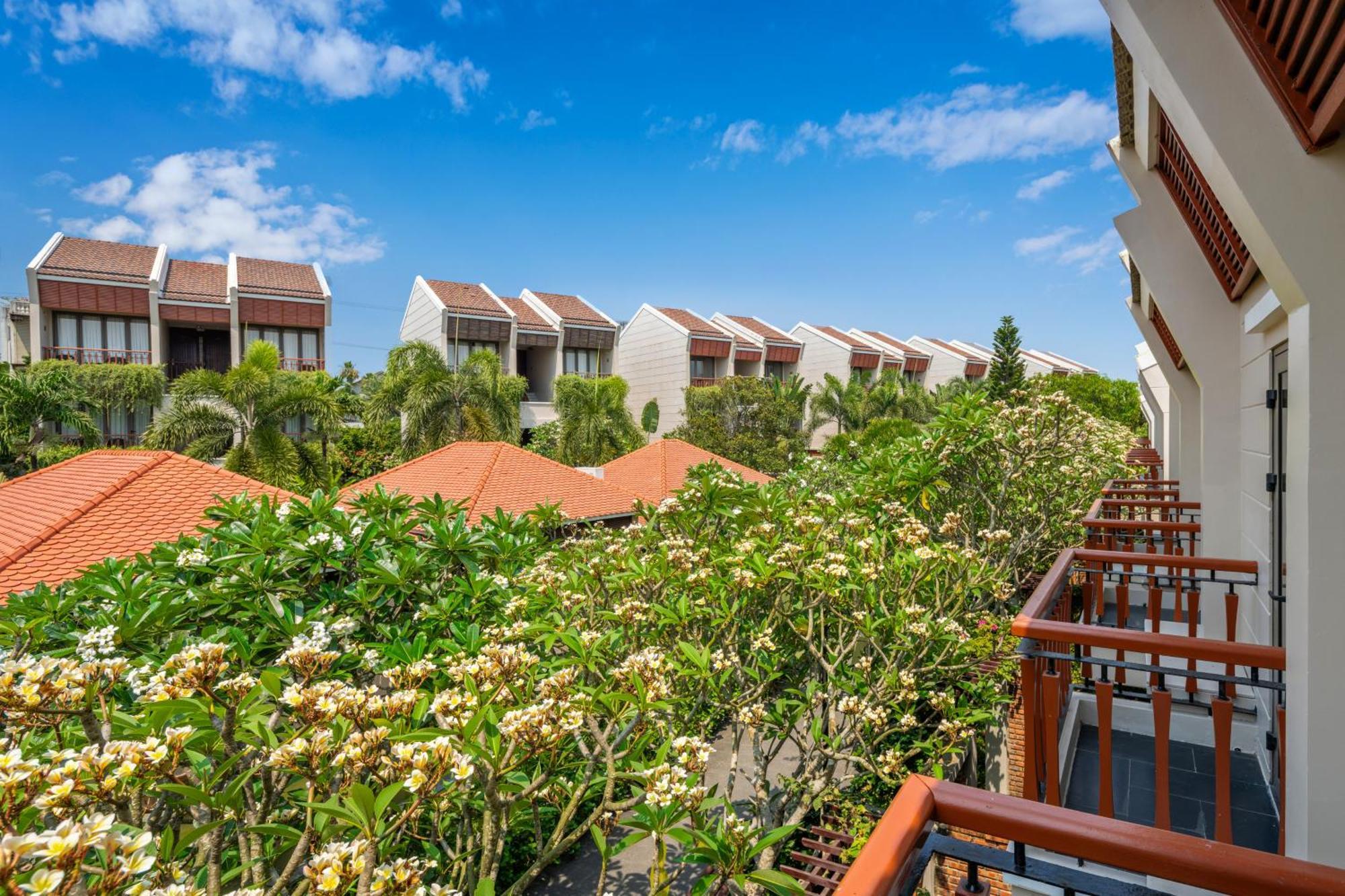 Suite mit Flussblick und eigenem Garten