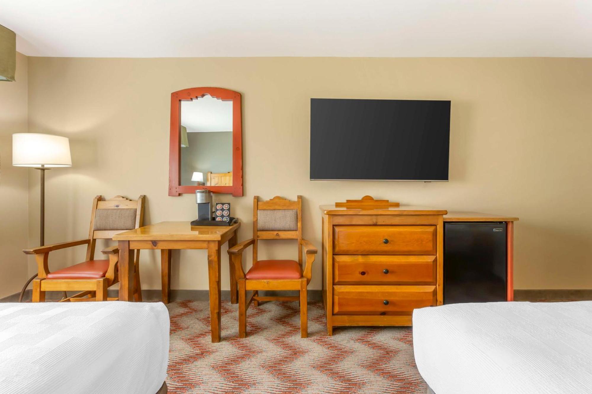 Queen Room Two Queen Beds Non-Smoking