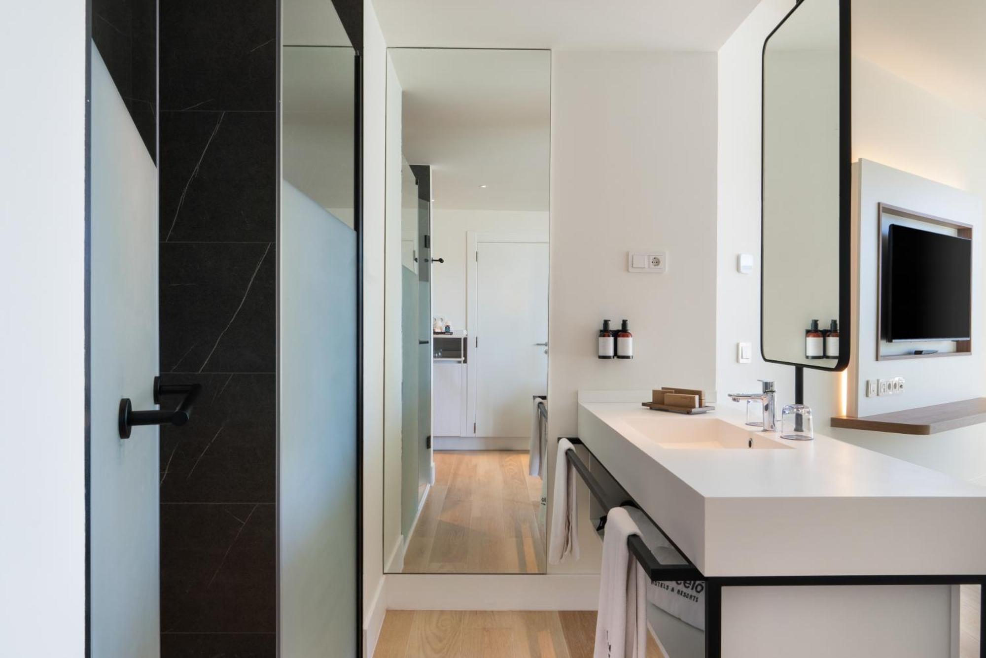 Superior Zimmer mit Poolblick (2 Erwachsene+1 Kind)
