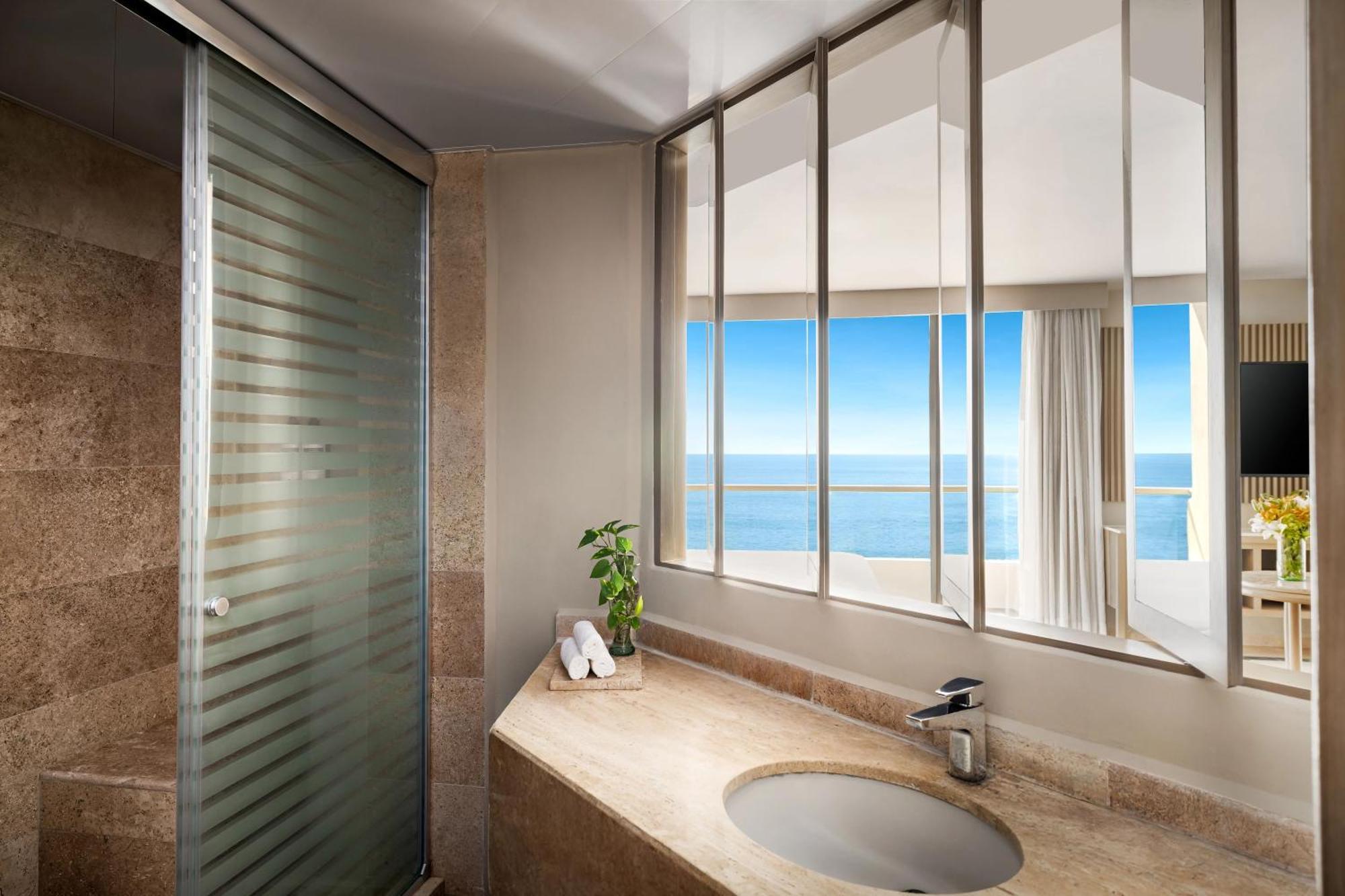 Sun Club Family Suite Ocean Front