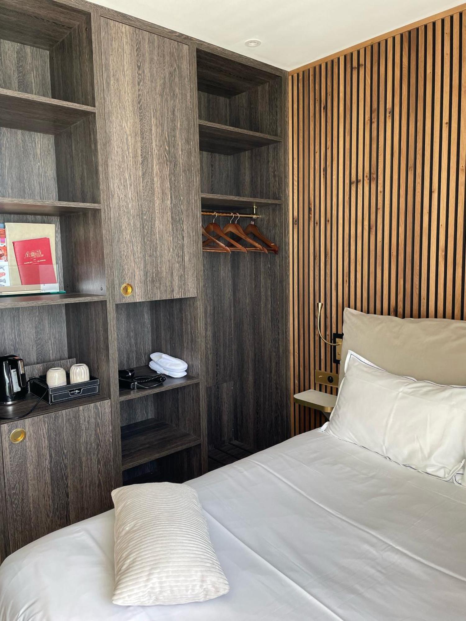 Standard Doppelzimmer mit Meerblick und Balkon