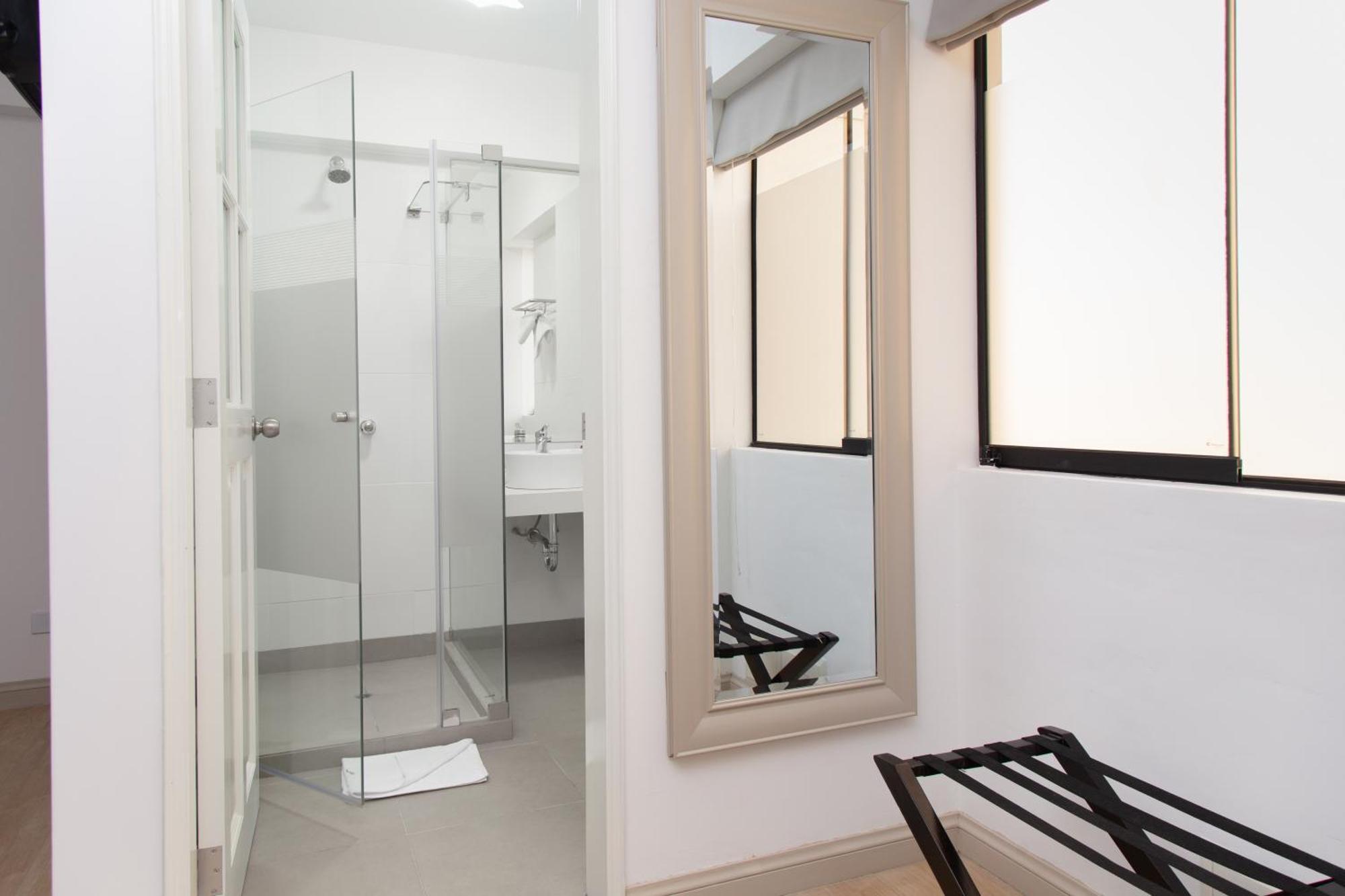 Dreibettzimmer mit eigenem Bad