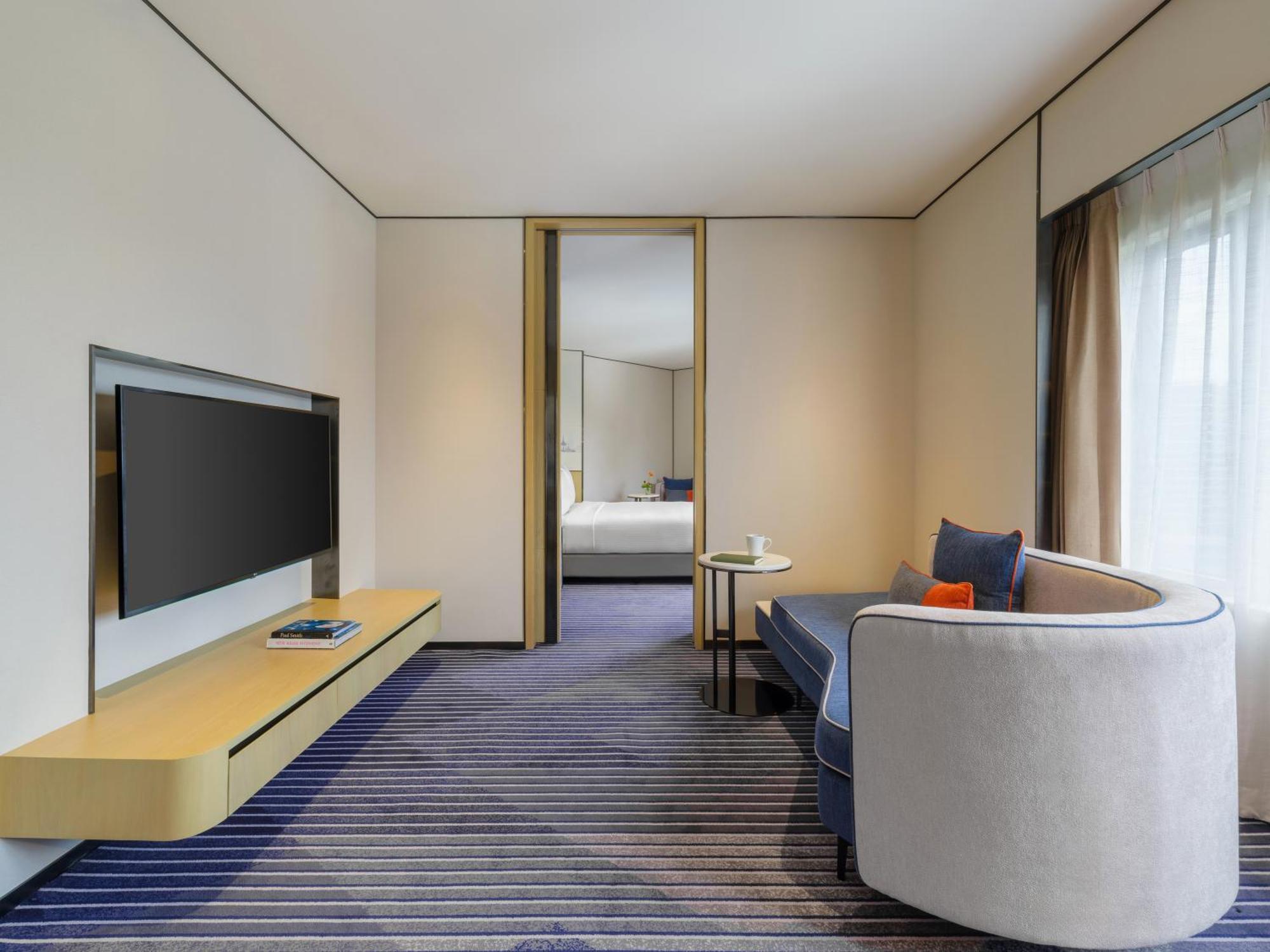 Junior Suite mit Kingsize-Bett und Küchenzeile